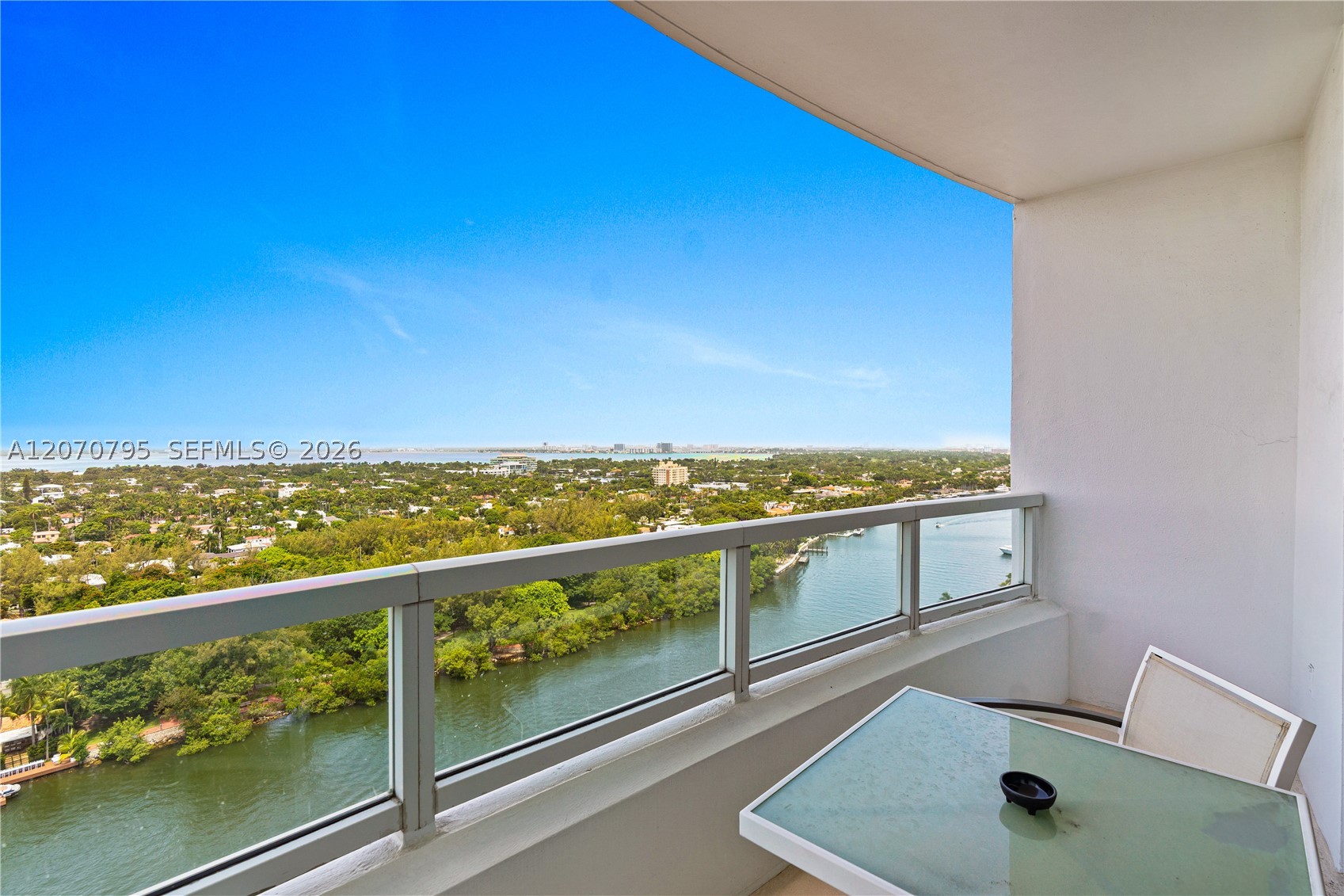 4401 Collins Ave #1915/1917 Miami Beach, FL 33140