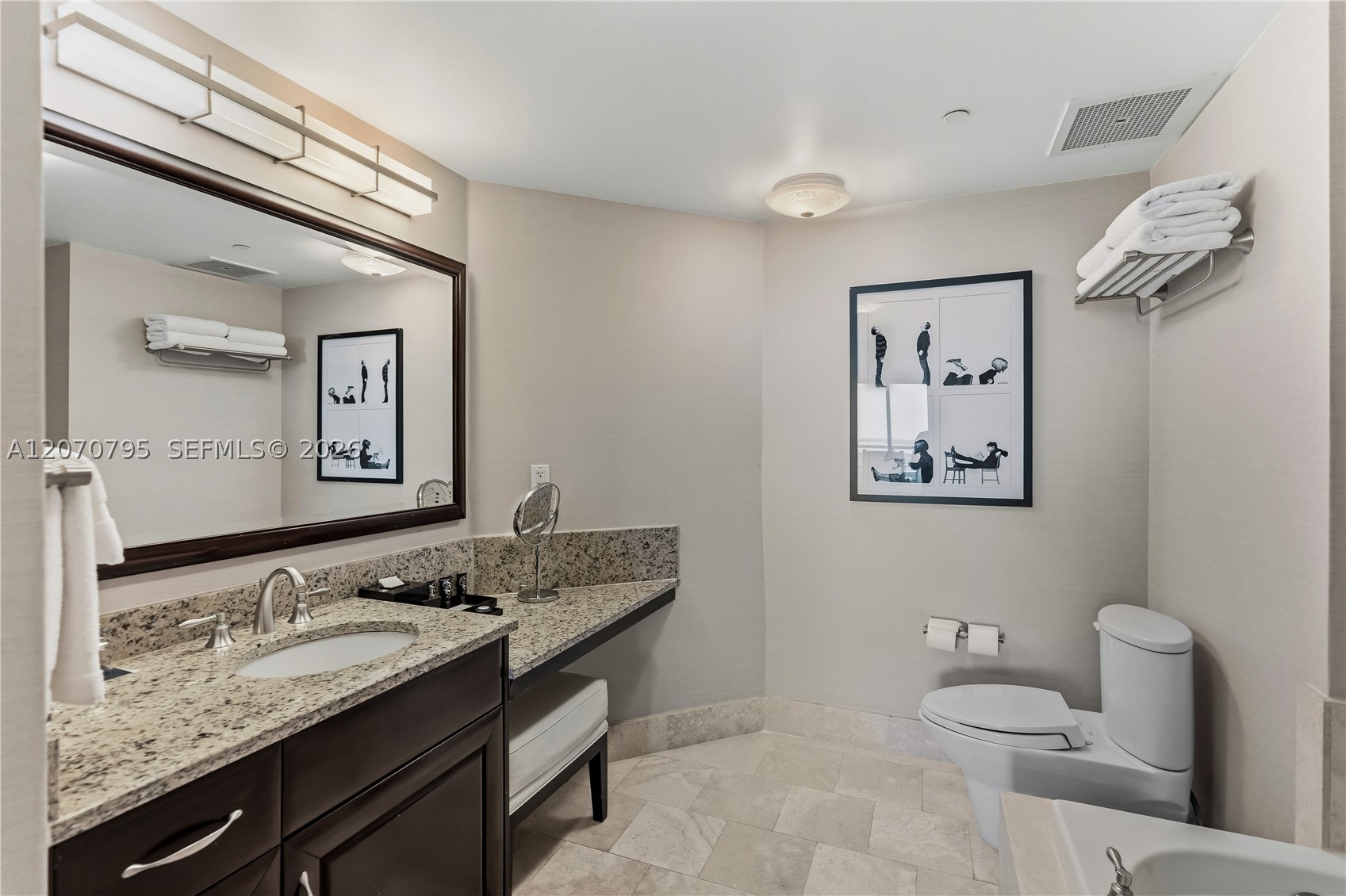 4401 Collins Ave #1915/1917 Miami Beach, FL 33140