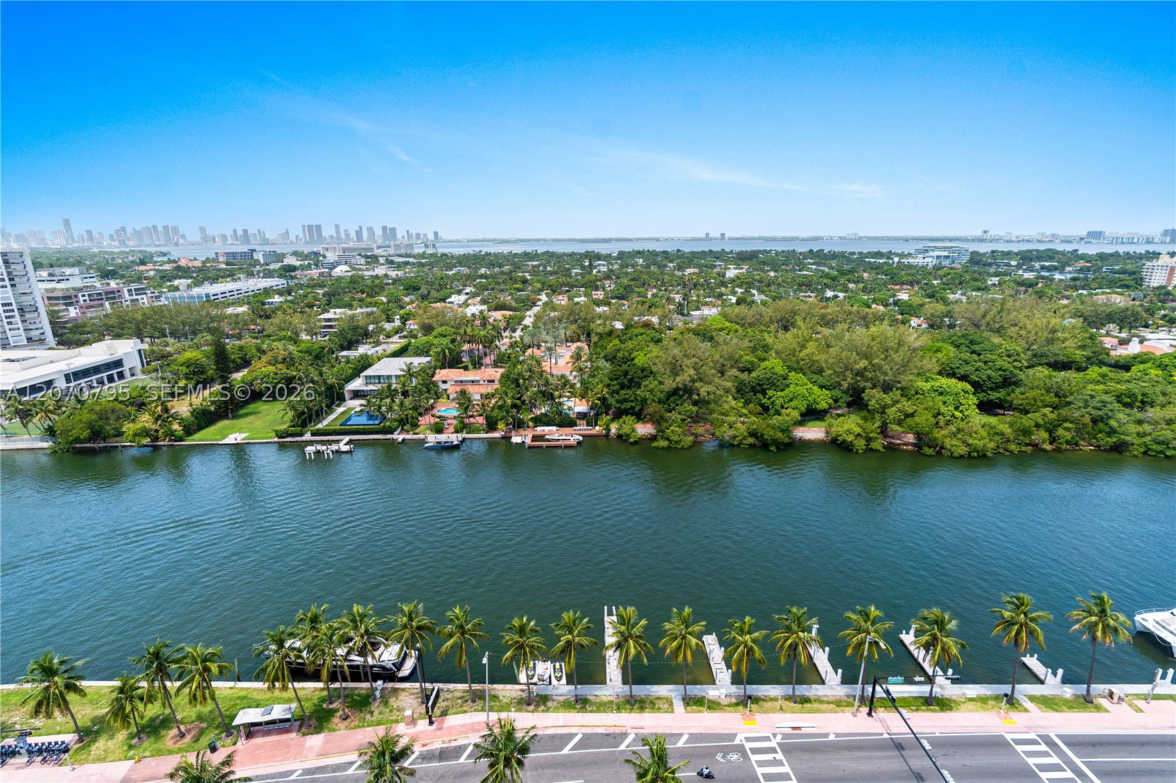 4401 Collins Ave #1915/1917 Miami Beach, FL 33140