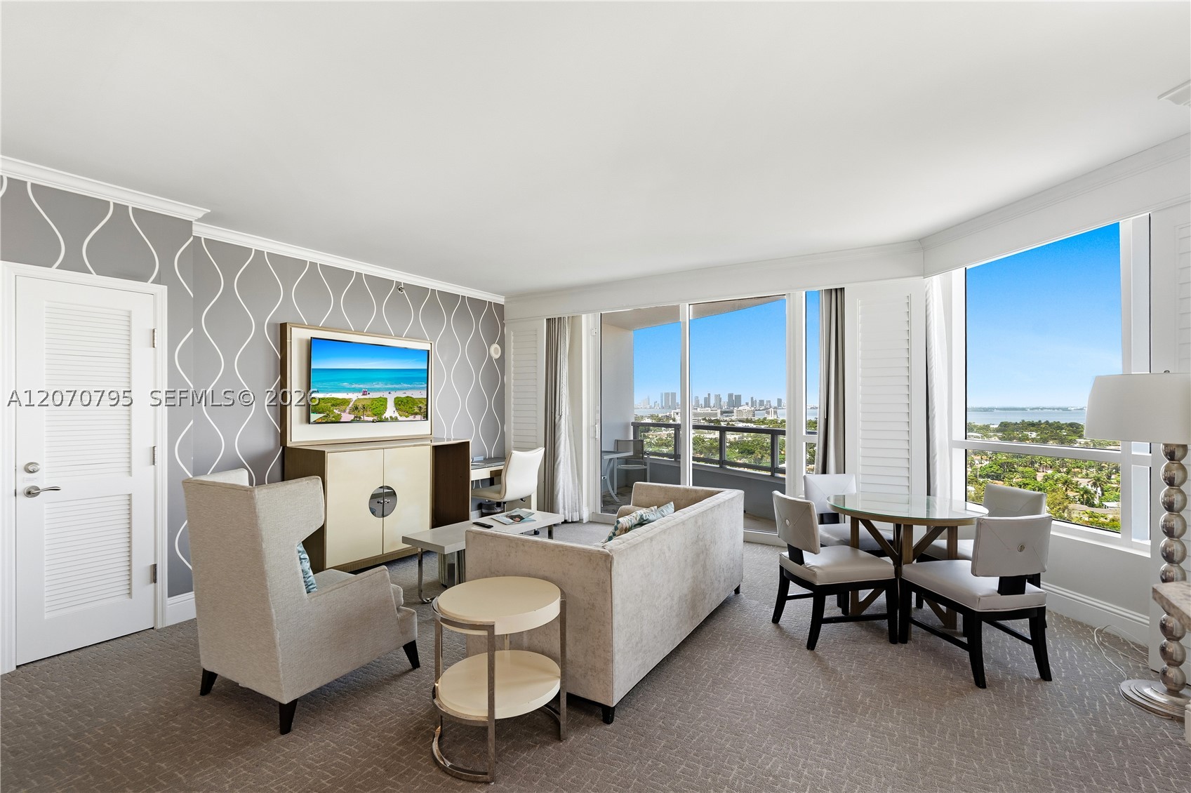 4401 Collins Ave #1915/1917 Miami Beach, FL 33140