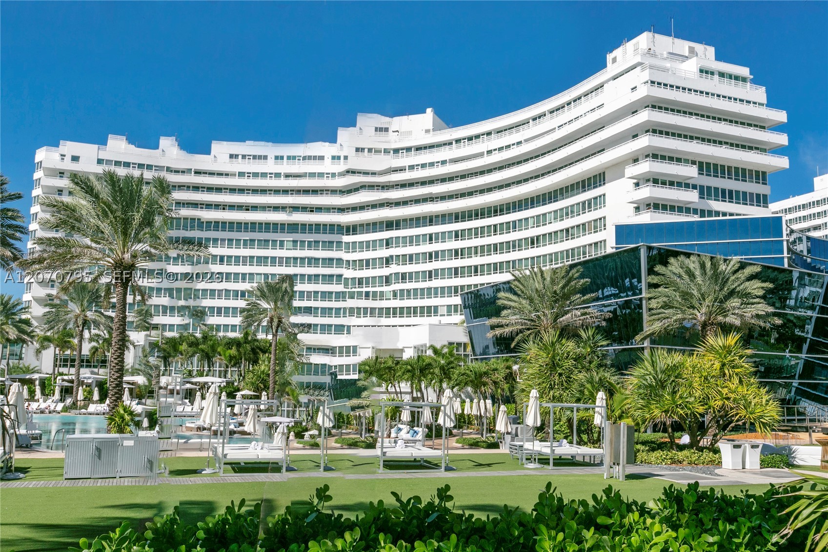 4401 Collins Ave #1915/1917 Miami Beach, FL 33140