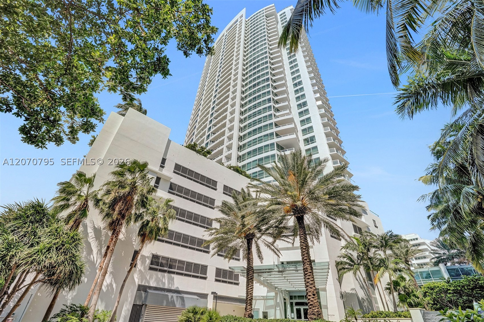 4401 Collins Ave #1915/1917 Miami Beach, FL 33140