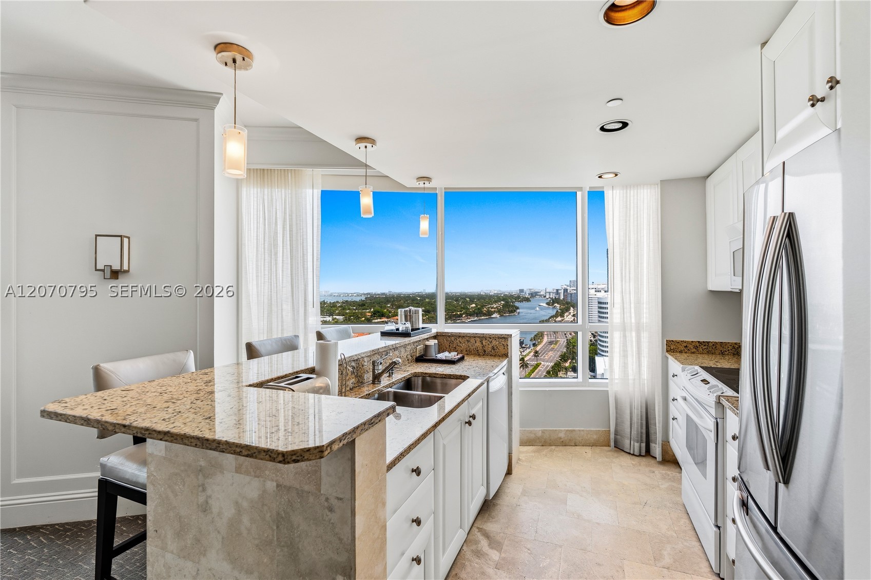 4401 Collins Ave #1915/1917 Miami Beach, FL 33140