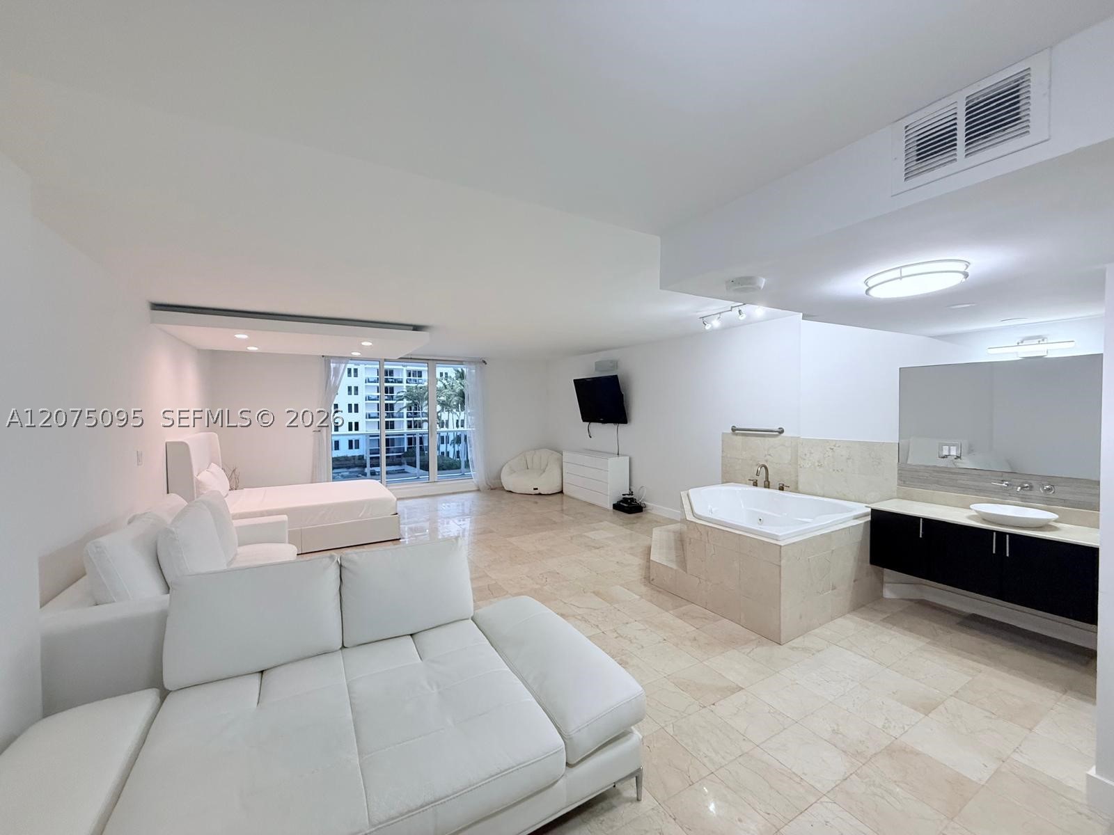 image Roney Palace2