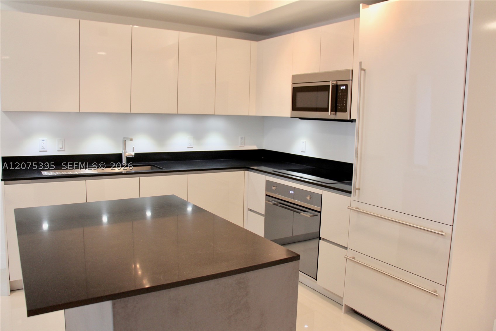 1010 Brickell Ave #2009 Miami, FL 33131