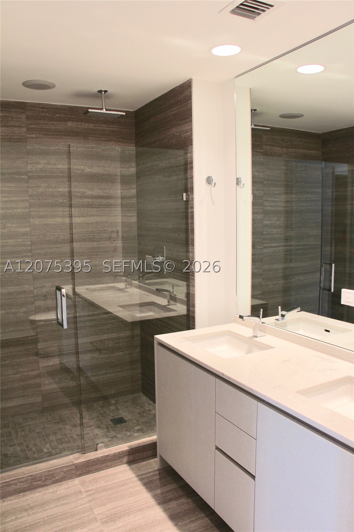 1010 Brickell Ave #2009 Miami, FL 33131