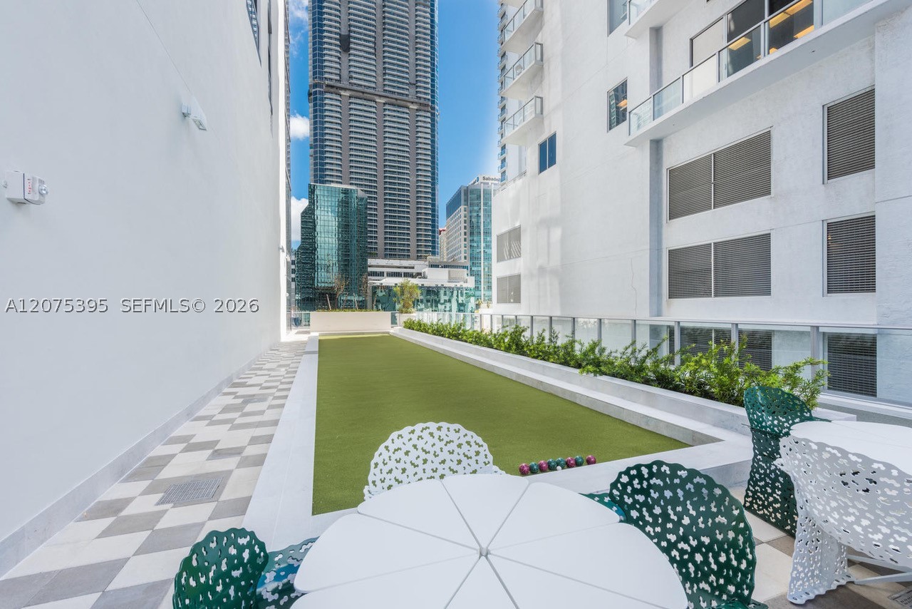1010 Brickell Ave #2009 Miami, FL 33131