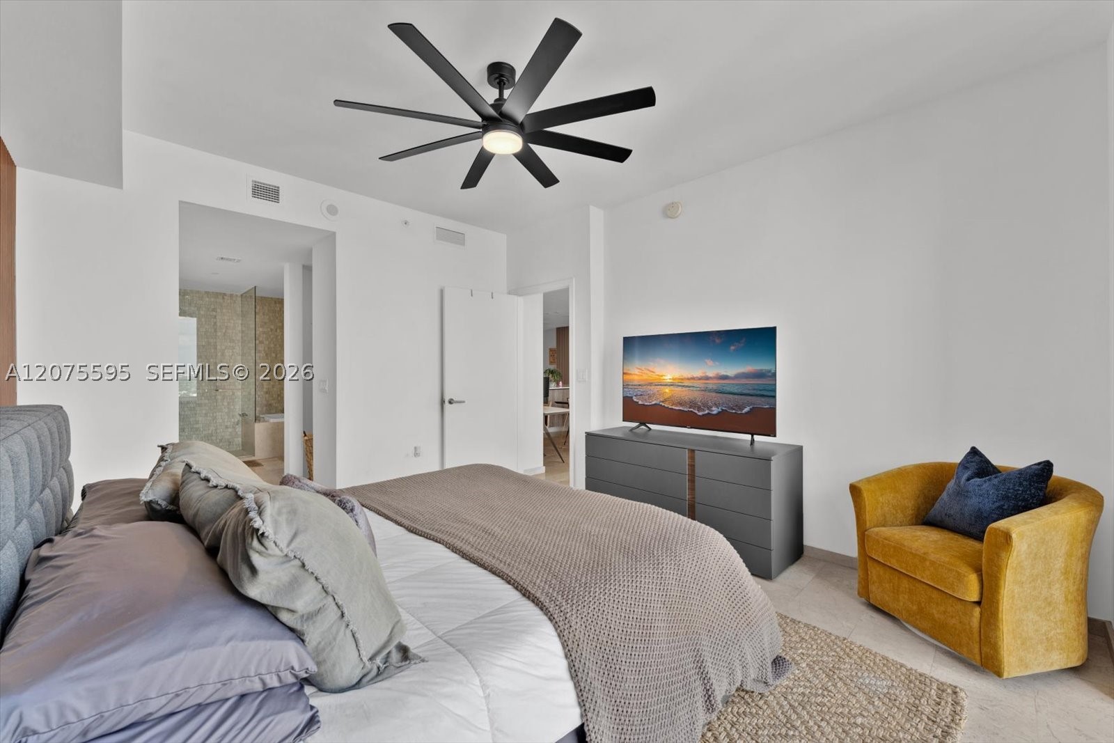 88 SW 7th St #2204 Miami, FL 33130