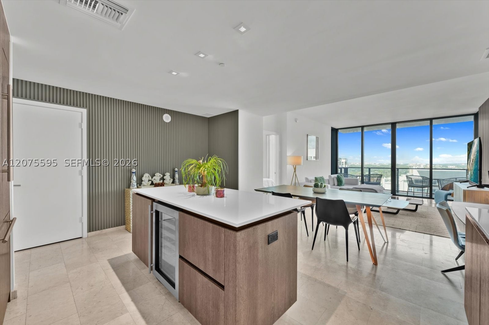88 SW 7th St #2204 Miami, FL 33130