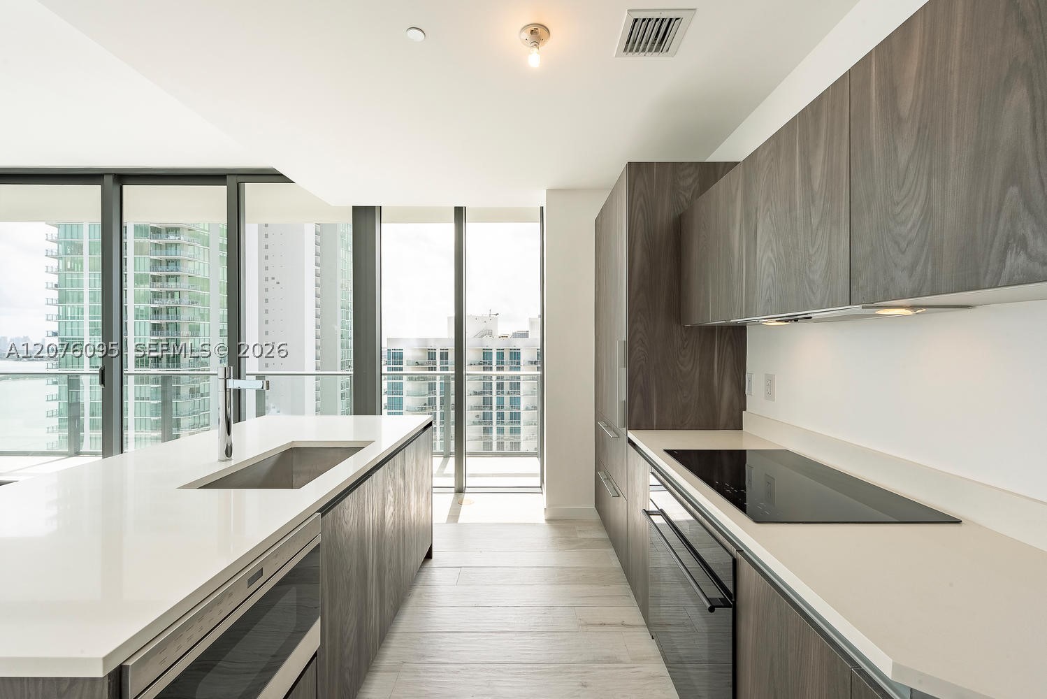 480 NE 31st St #2101 Miami, FL 33137