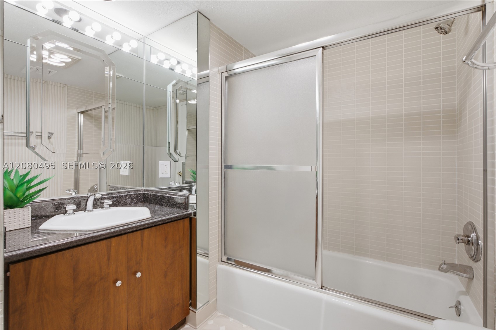 image Brickell Key One20