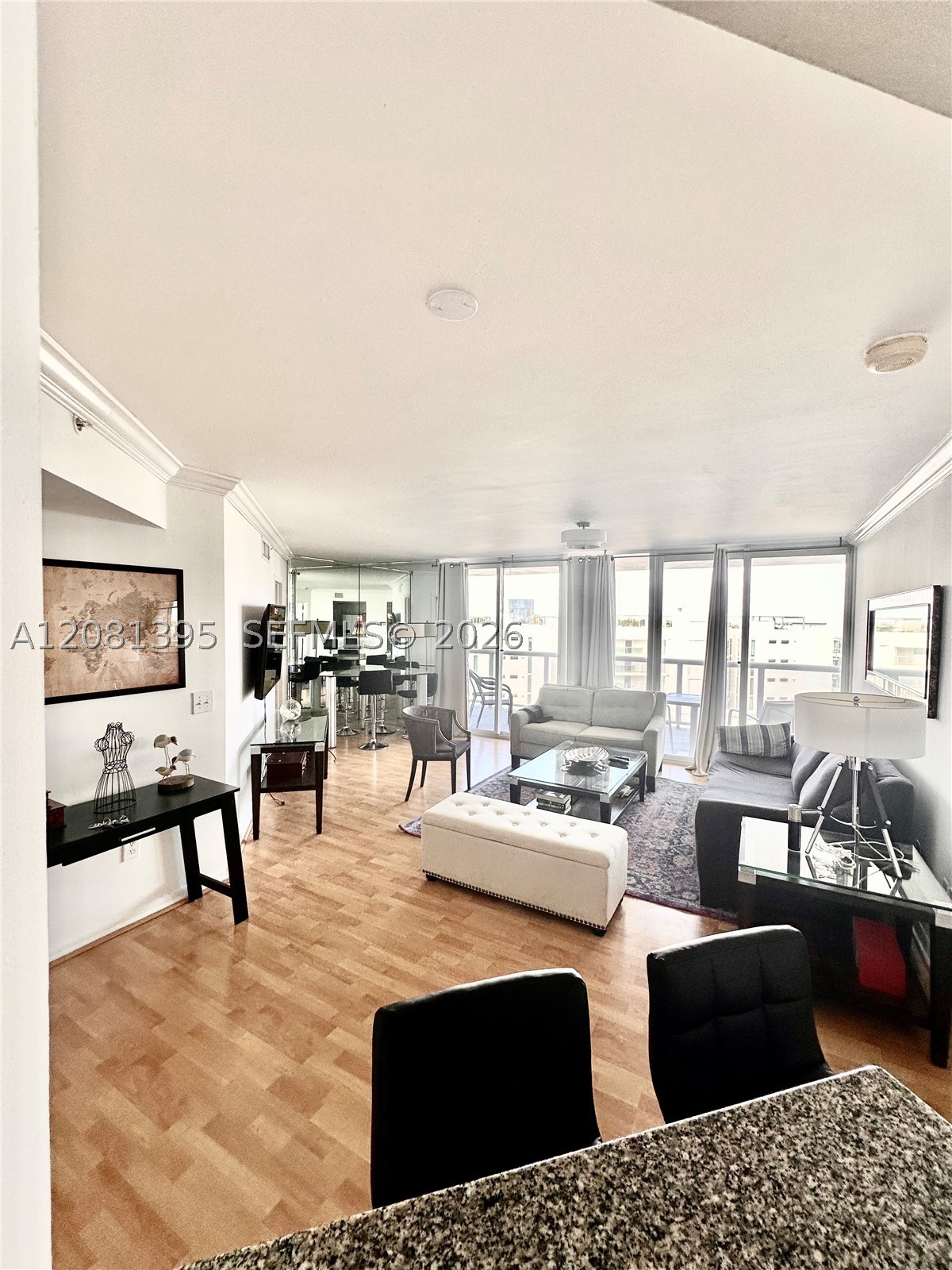 6301 Collins Ave #806