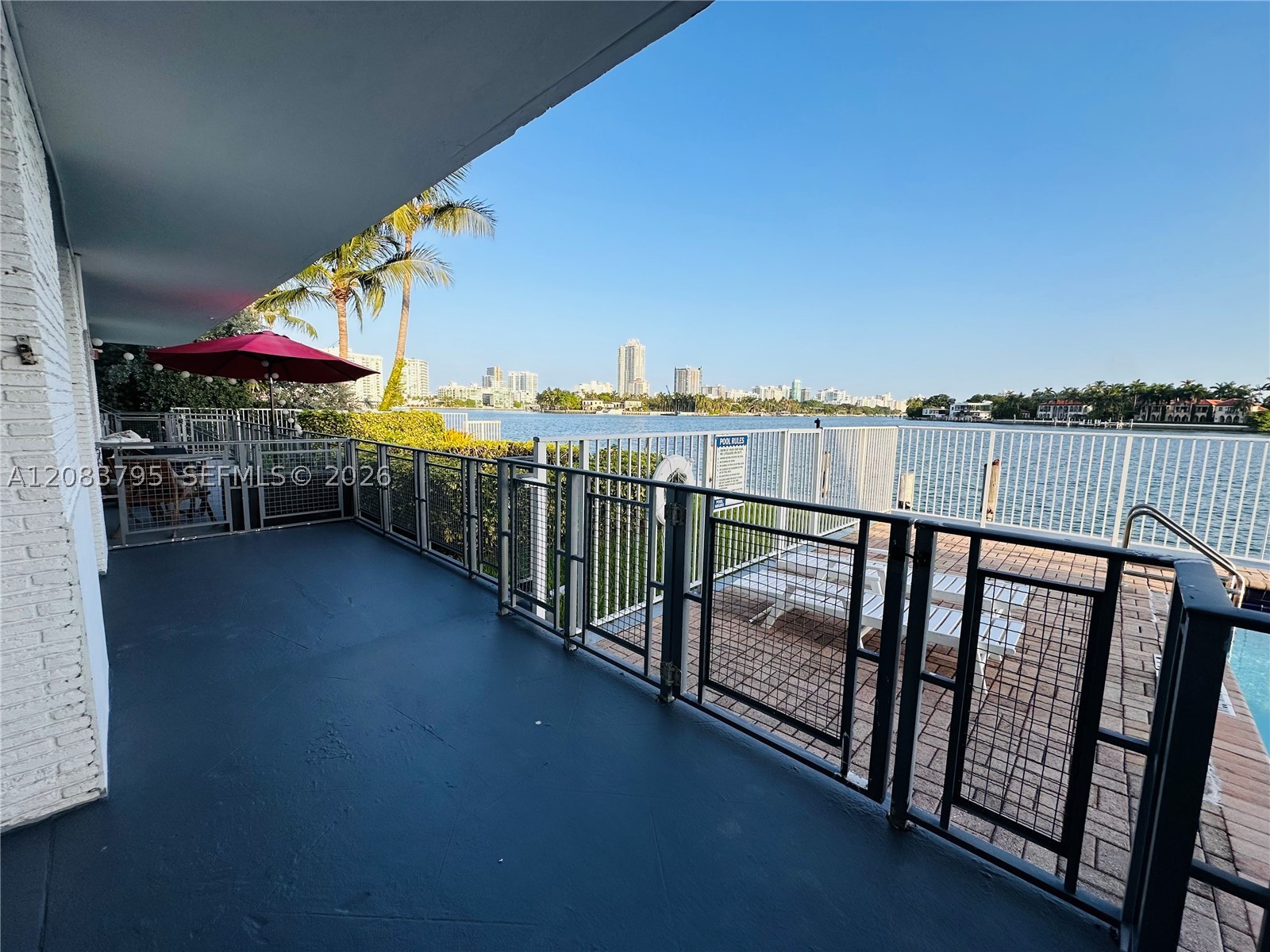946 Bay Dr #7
