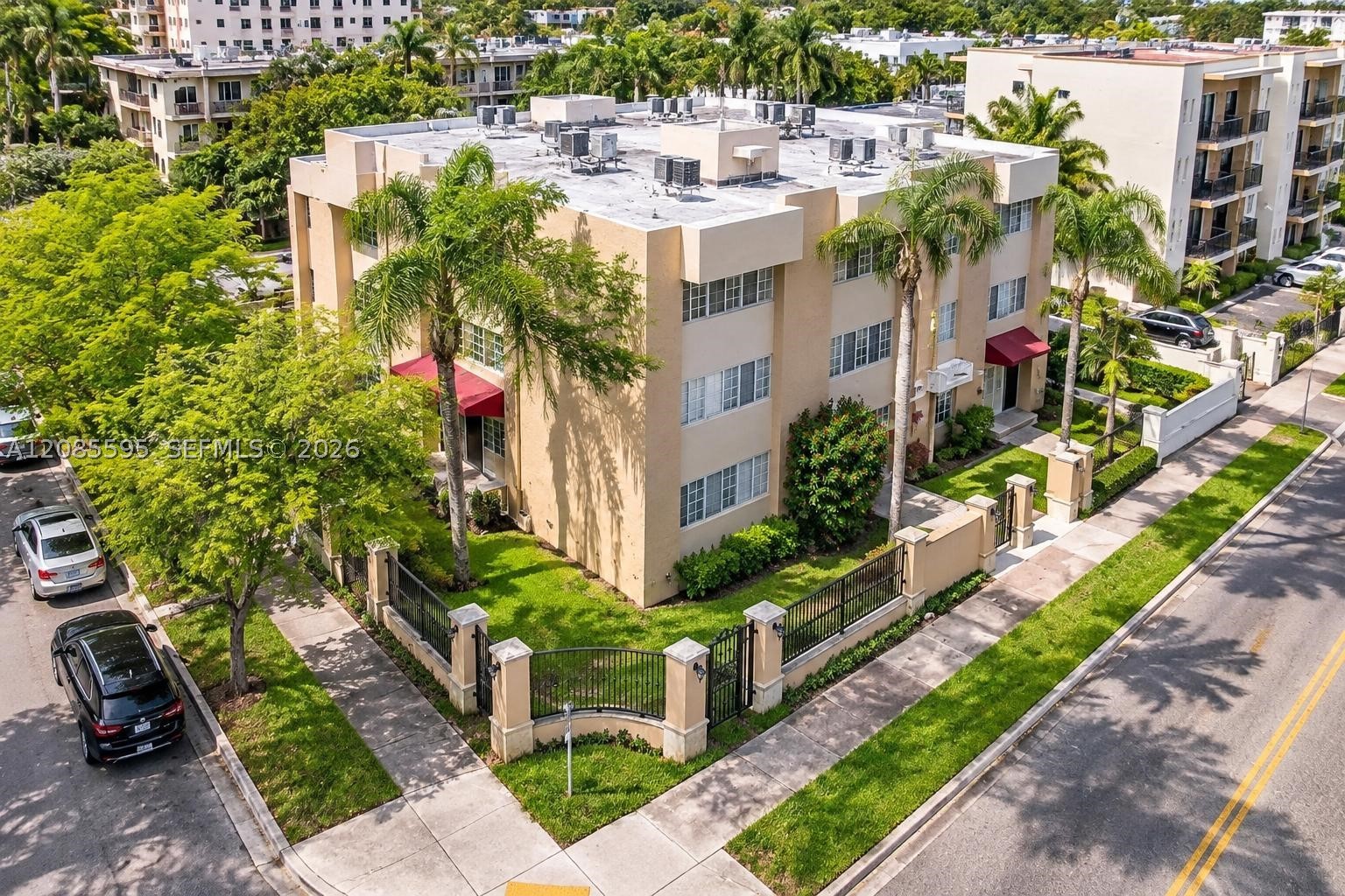 300 Madeira Ave #304