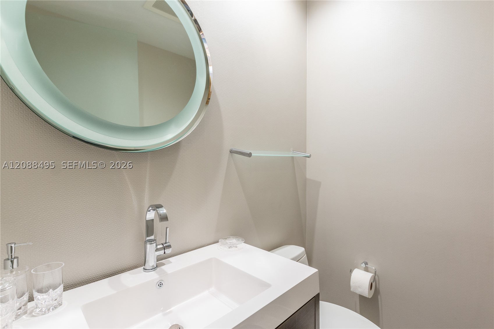 image Four Seasons Residences Miami9