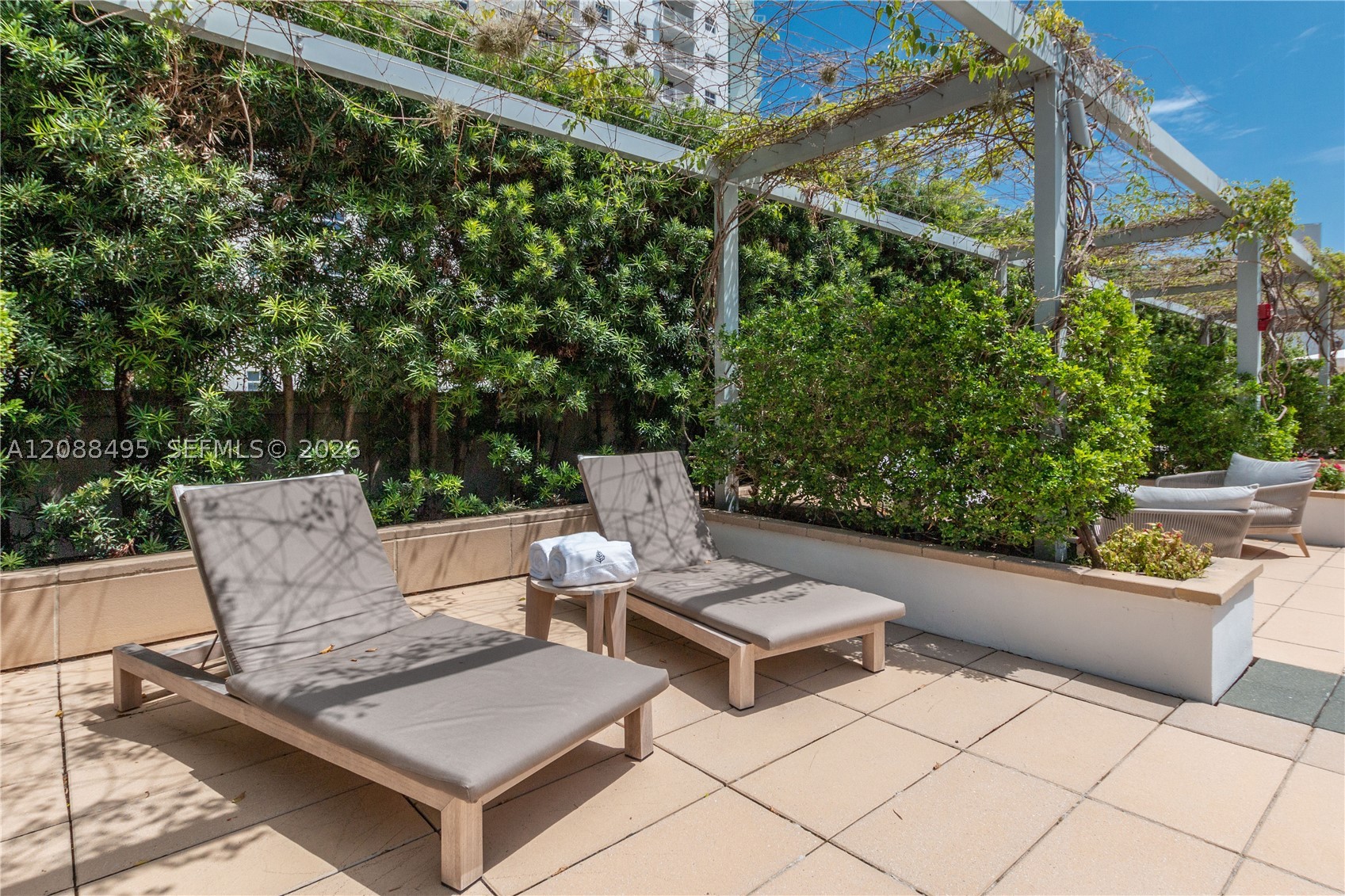 image Four Seasons Residences Miami19