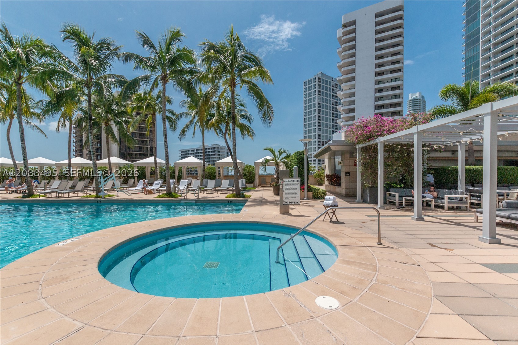 image Four Seasons Residences Miami23