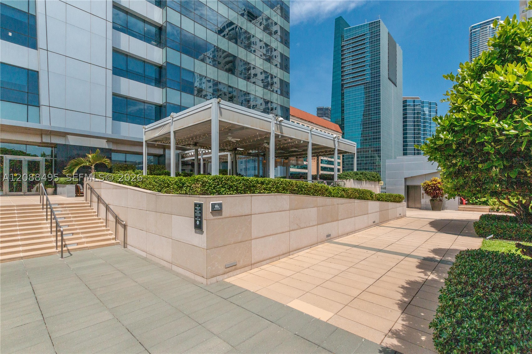 image Four Seasons Residences Miami32