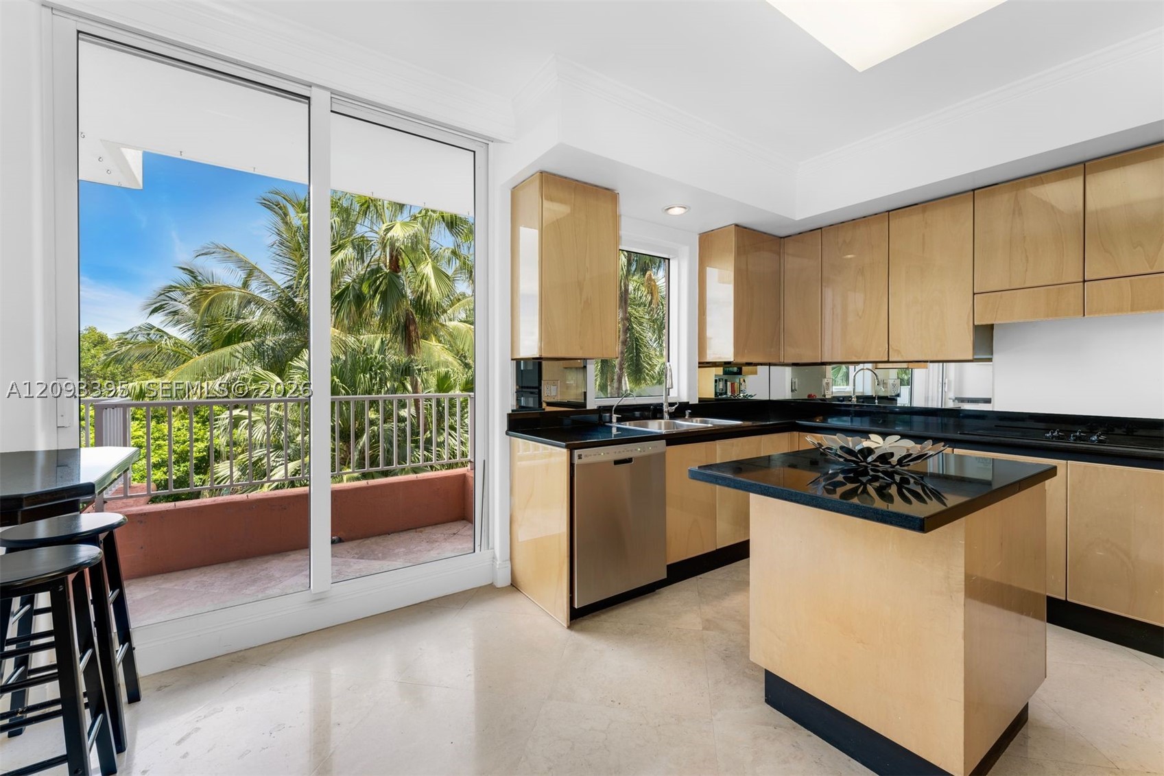 781 Crandon Blvd #401 Key Biscayne, FL 33149
