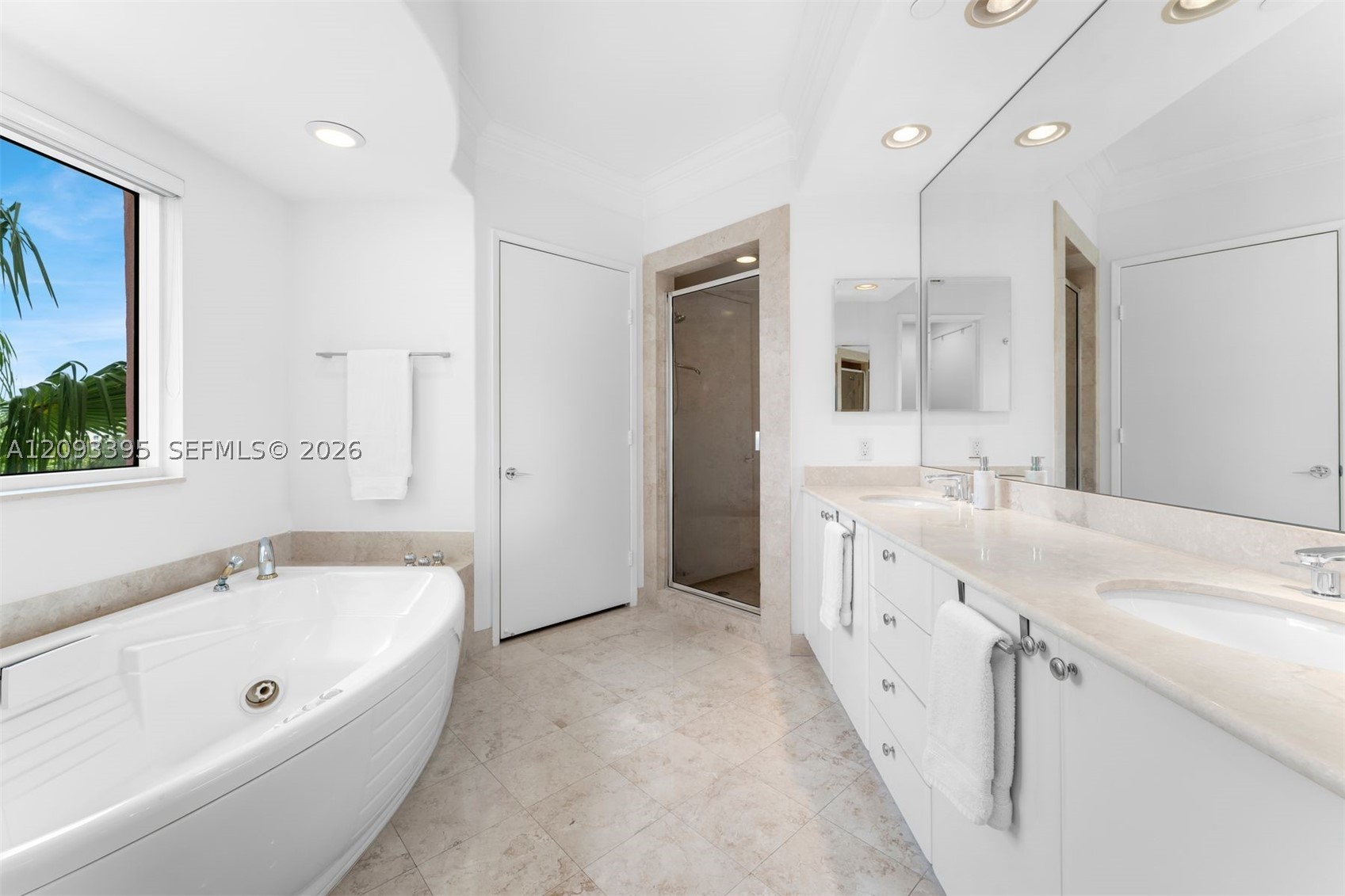 781 Crandon Blvd #401 Key Biscayne, FL 33149