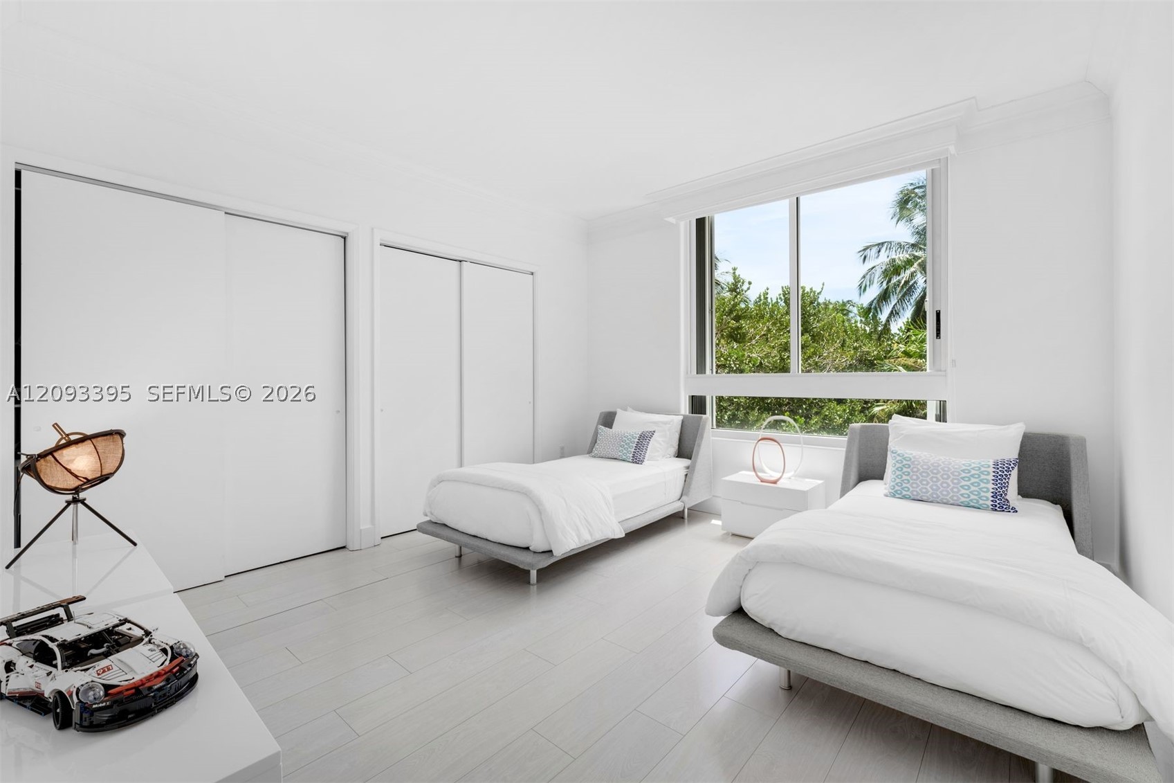781 Crandon Blvd #401 Key Biscayne, FL 33149