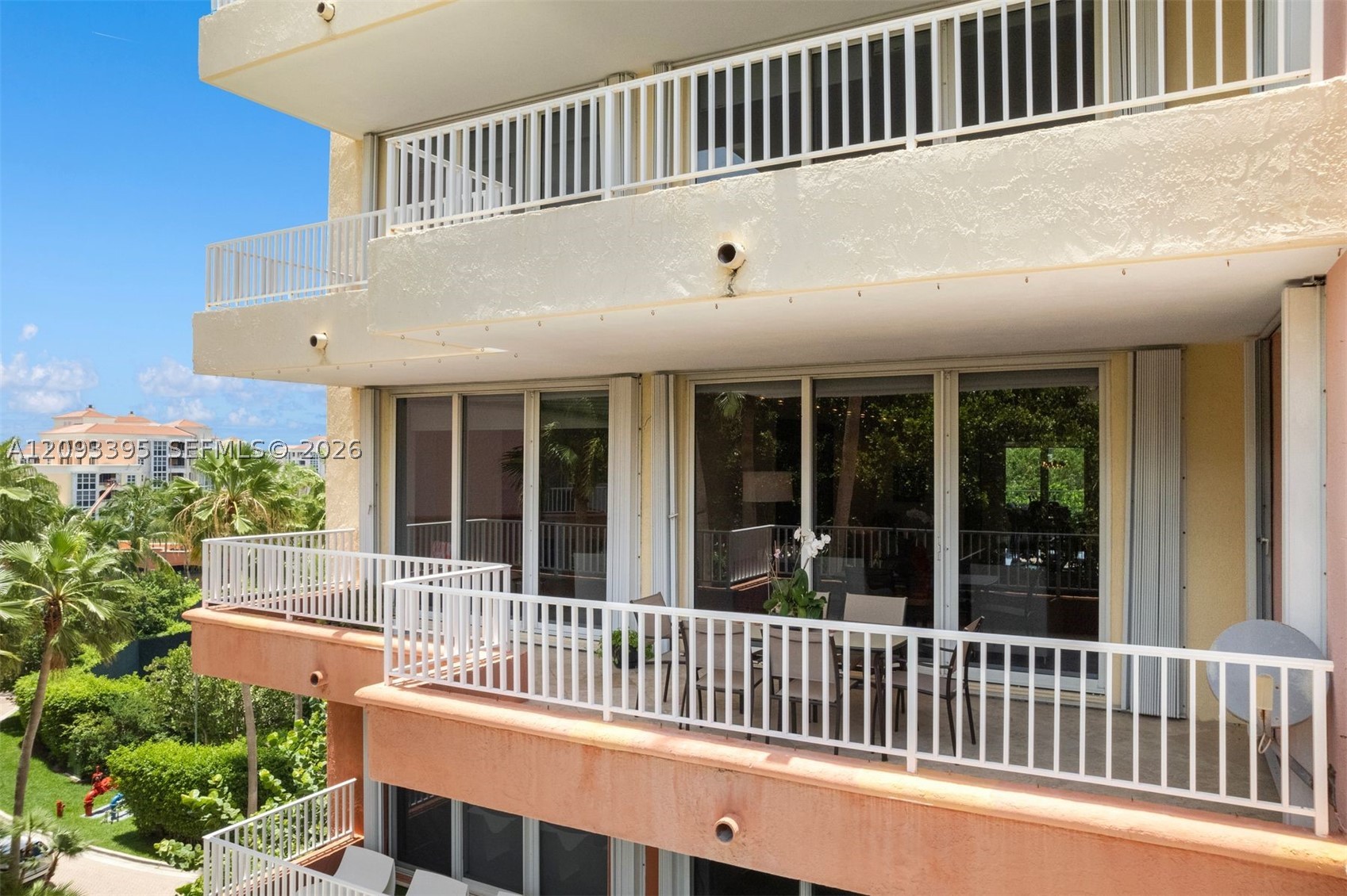 781 Crandon Blvd #401 Key Biscayne, FL 33149