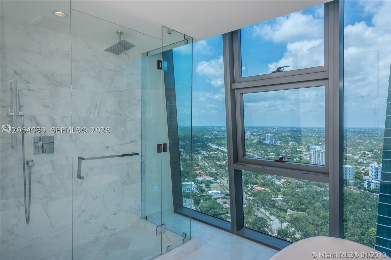 image Echo Brickell8