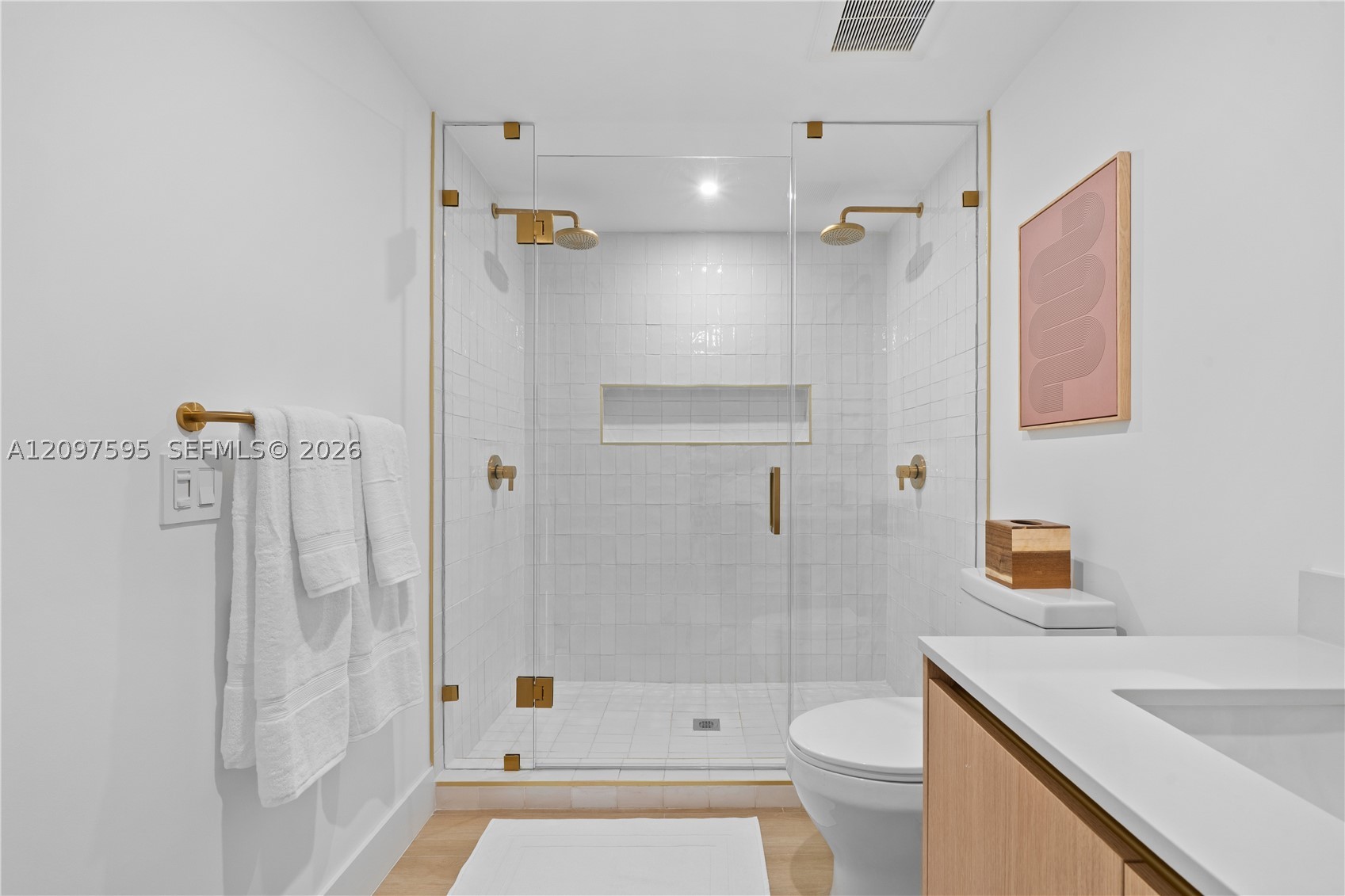 90 NE 32nd #527 Miami, FL 33137