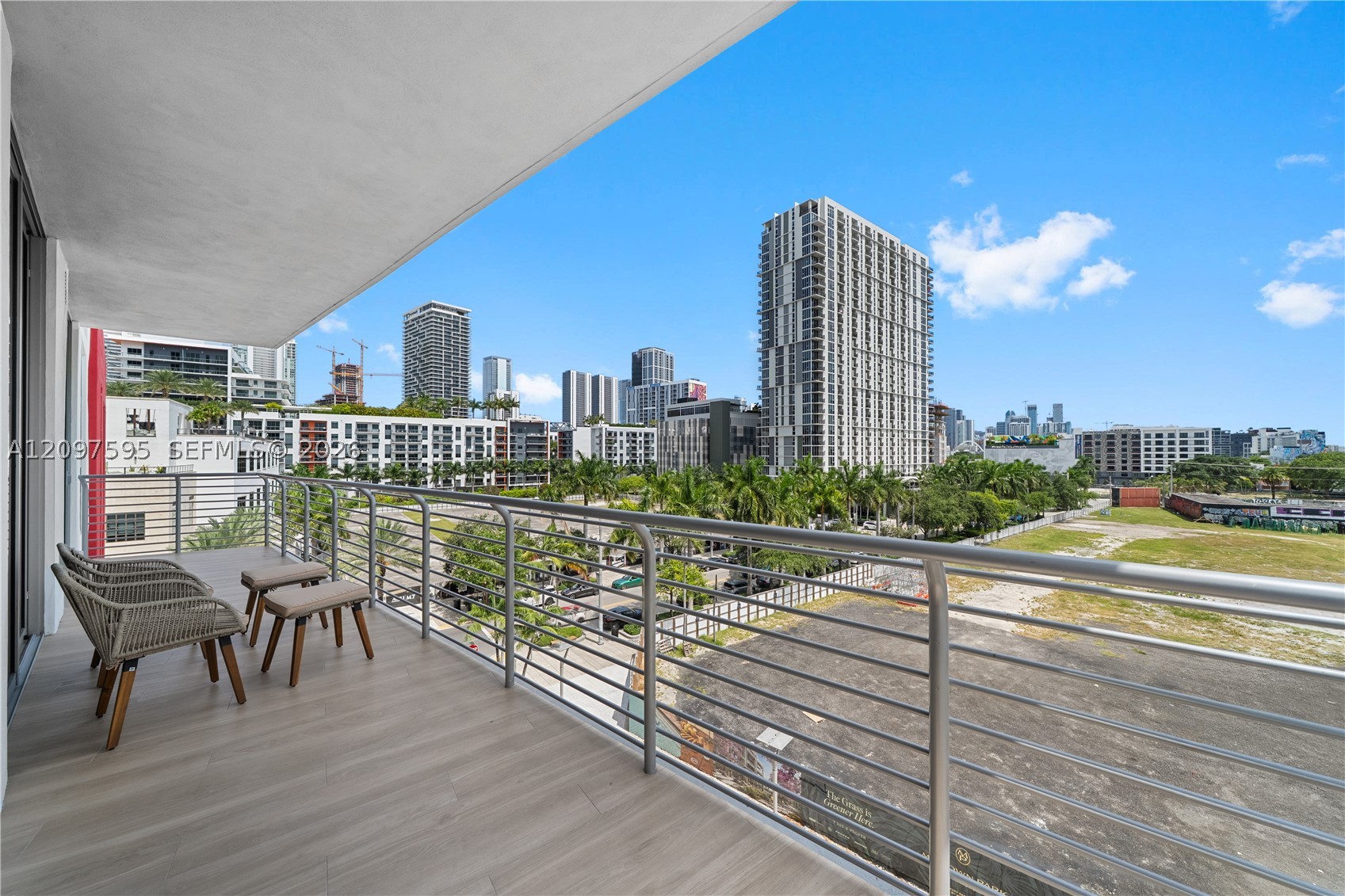 90 NE 32nd #527 Miami, FL 33137