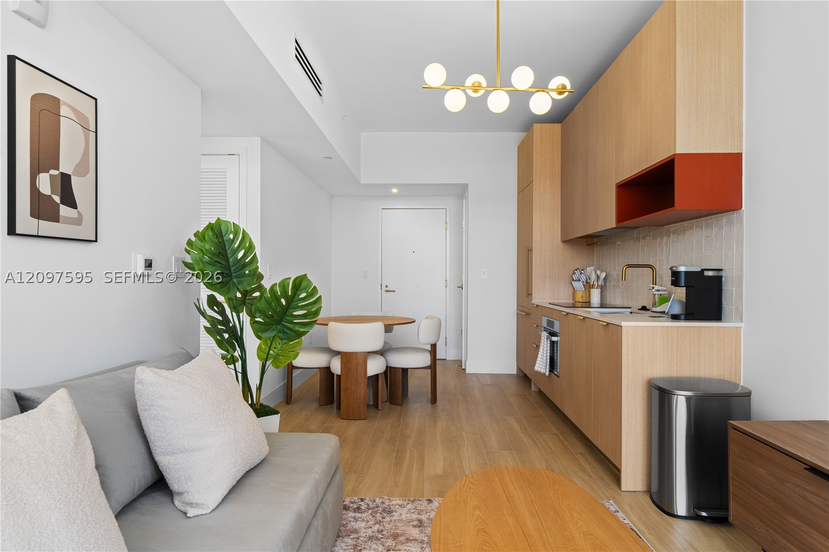 90 NE 32nd #527 Miami, FL 33137