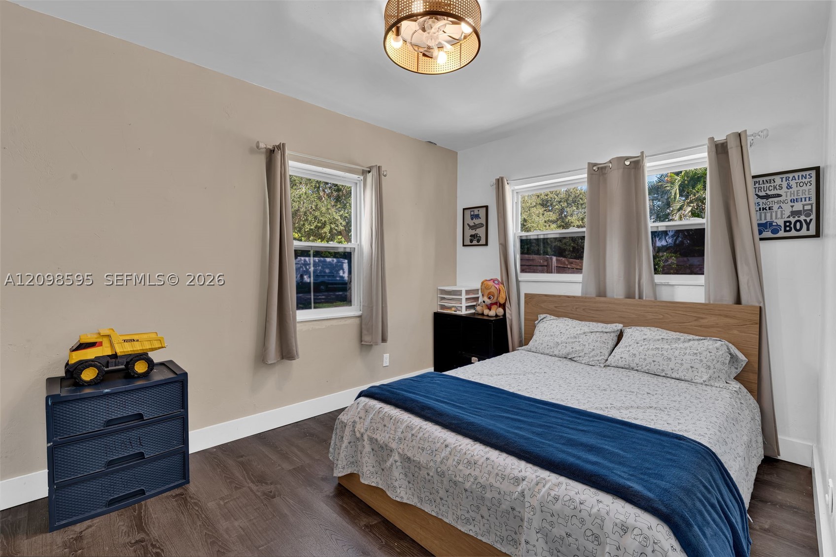 441 E Evanston Cir Fort Lauderdale, FL 33312