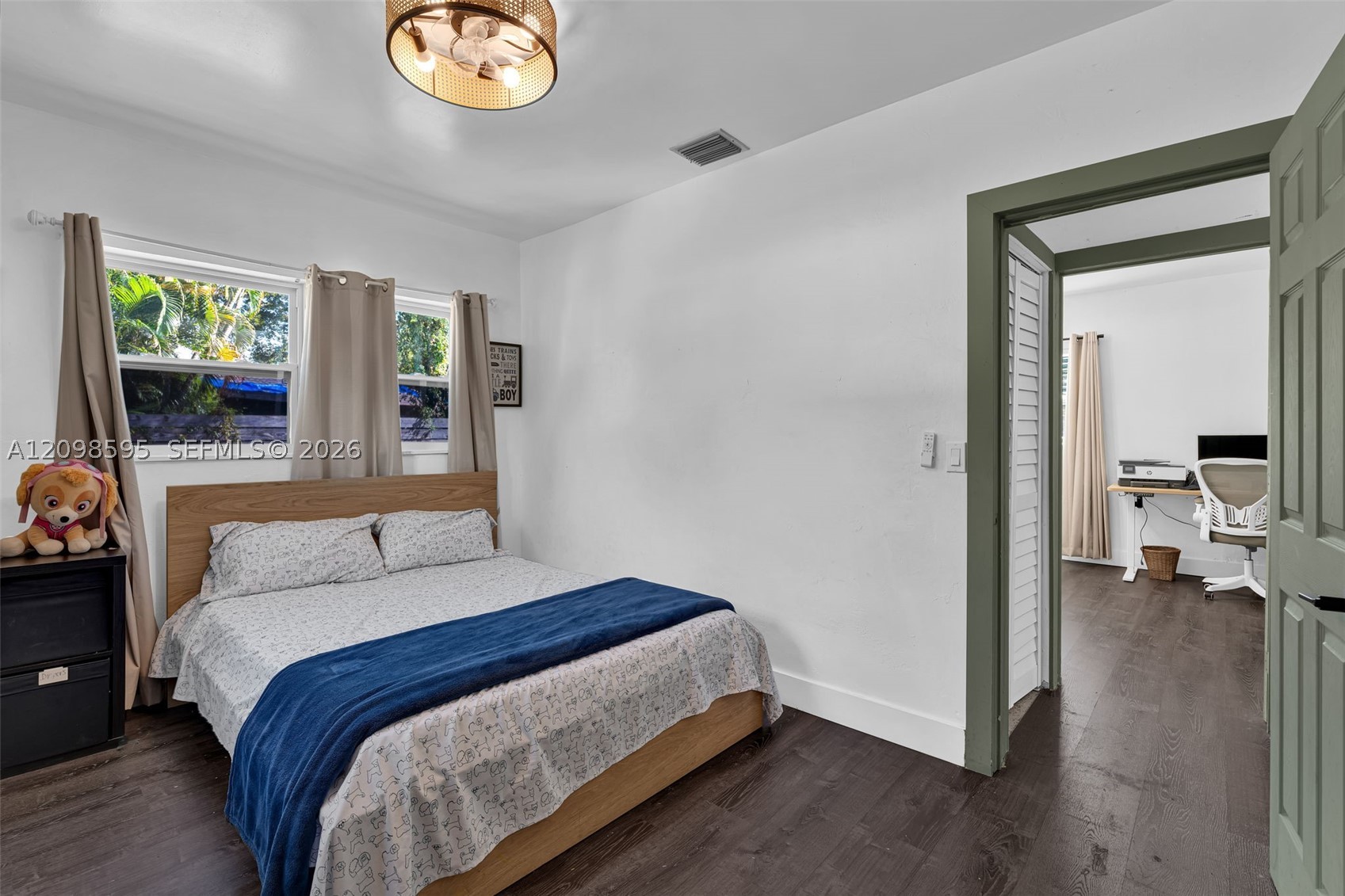441 E Evanston Cir Fort Lauderdale, FL 33312