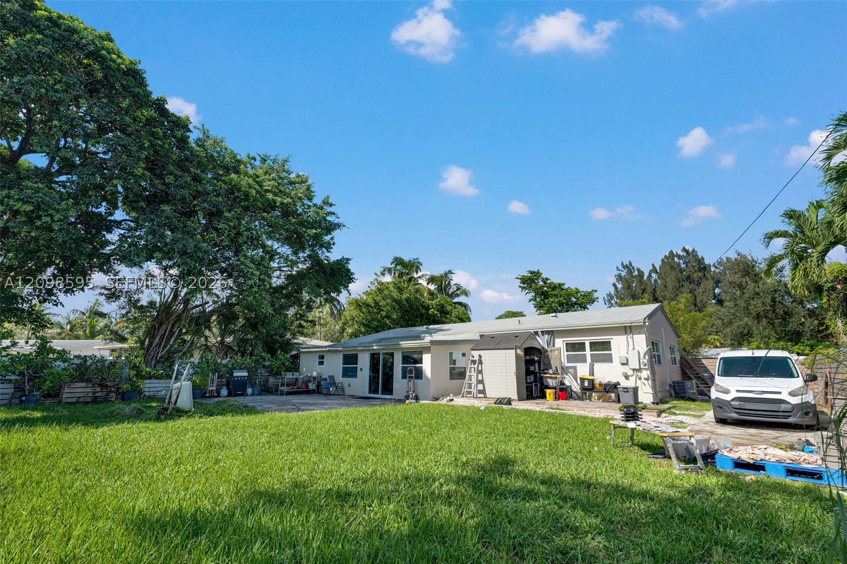 441 E Evanston Cir Fort Lauderdale, FL 33312