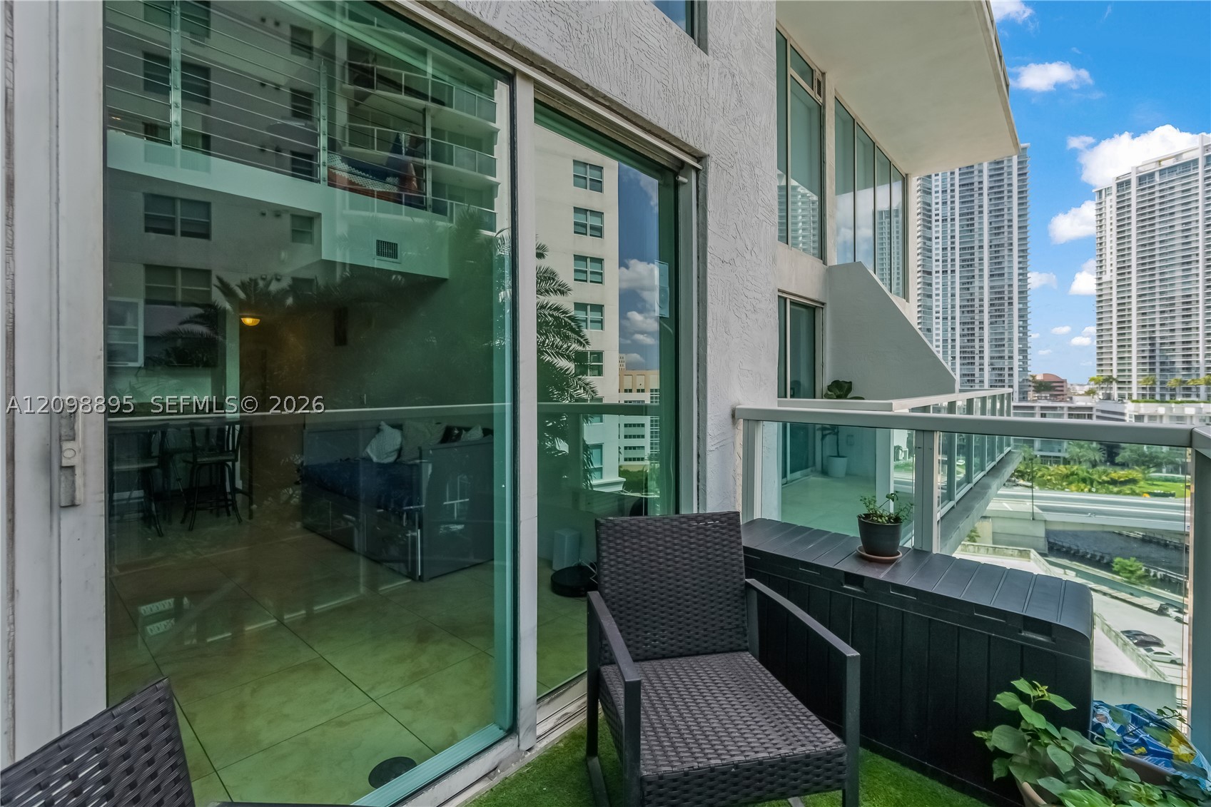 image Brickell on the River South33