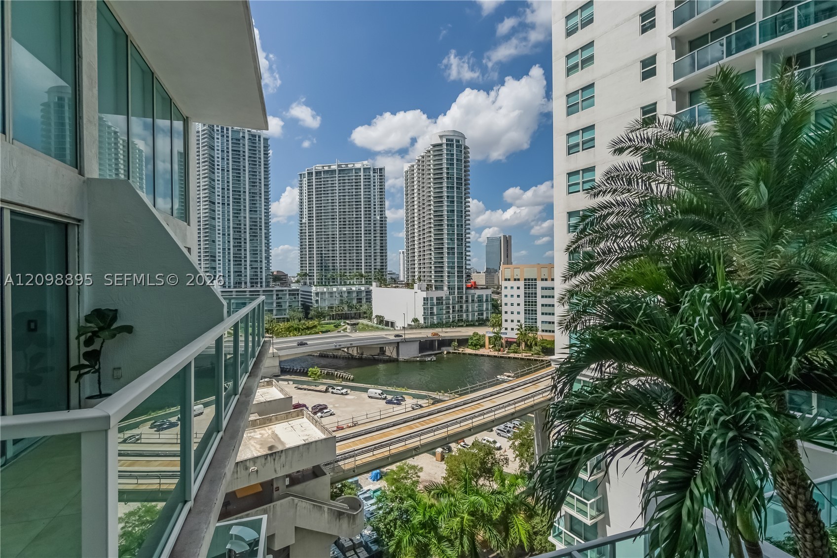 image Brickell on the River South38