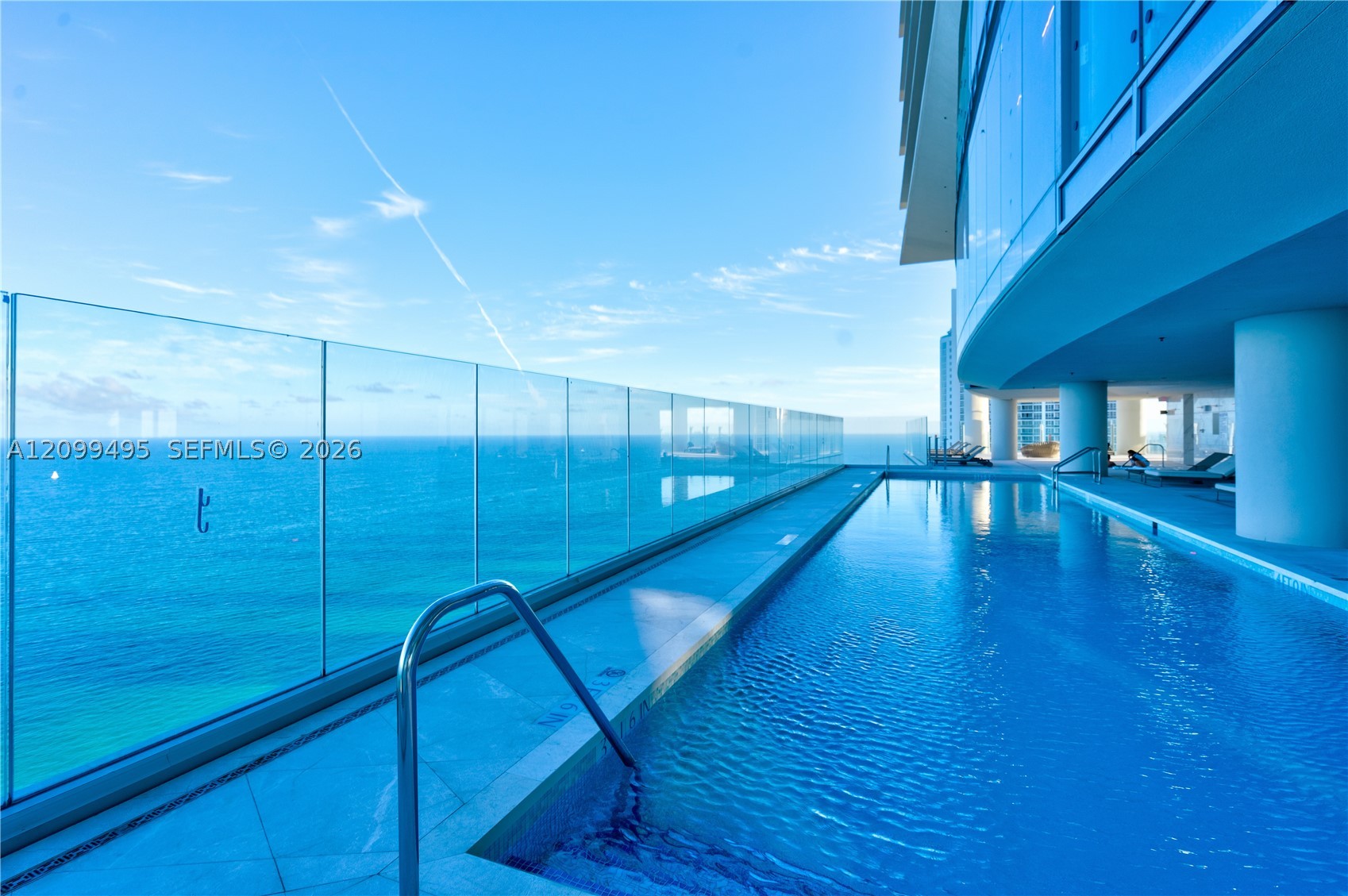 image Turnberry Ocean Club43