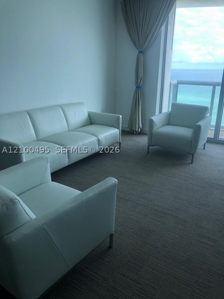 image Sole on the Ocean6