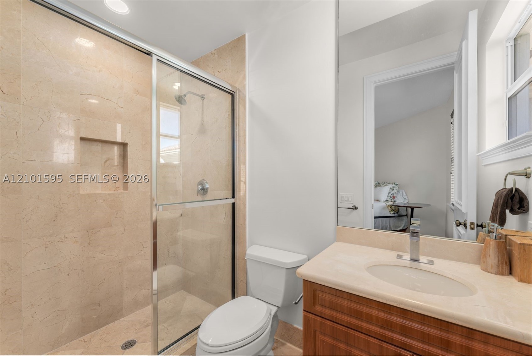 1426 Commodore Way Hollywood, FL 33019