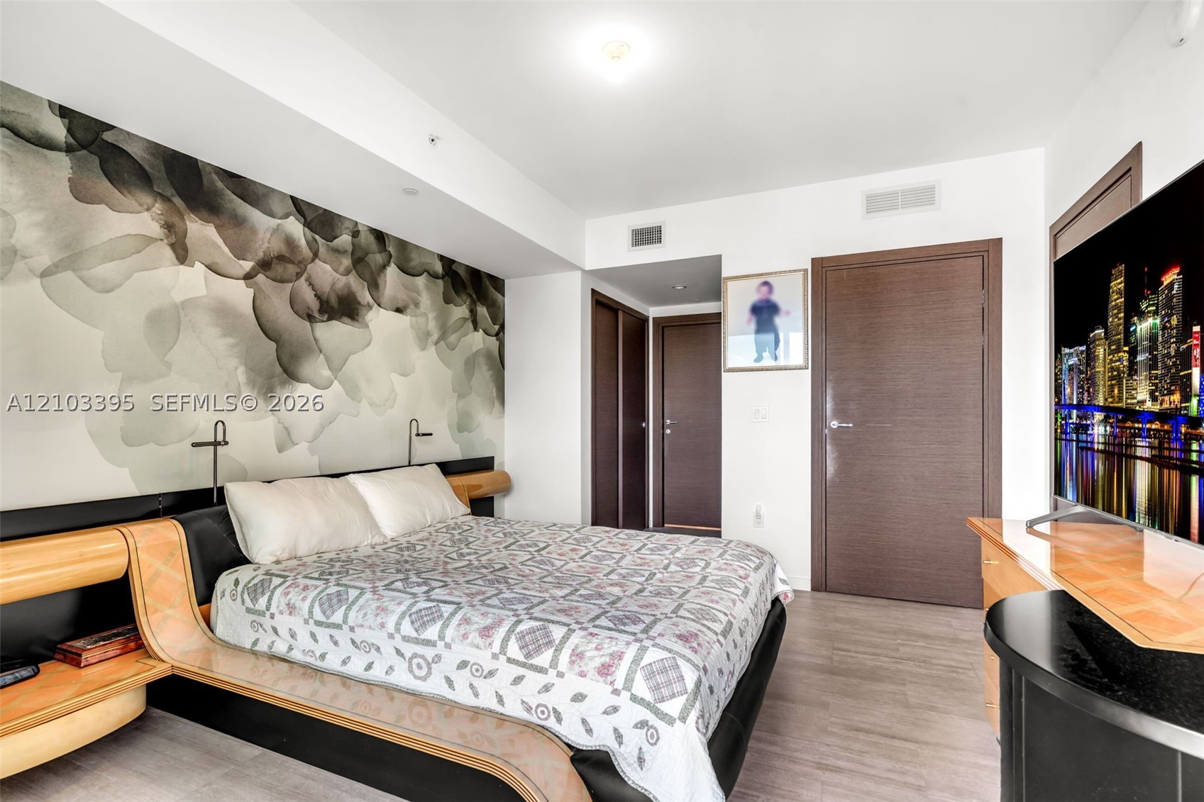 image Brickell Flatiron10