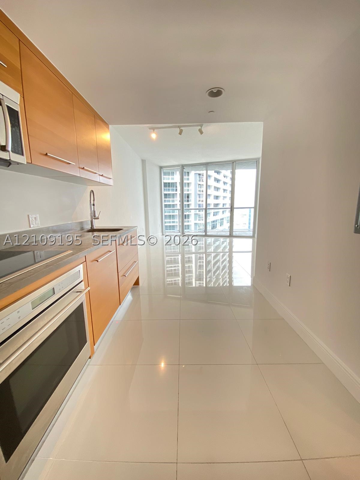 495 Brickell Ave #4408 Miami, FL 33131