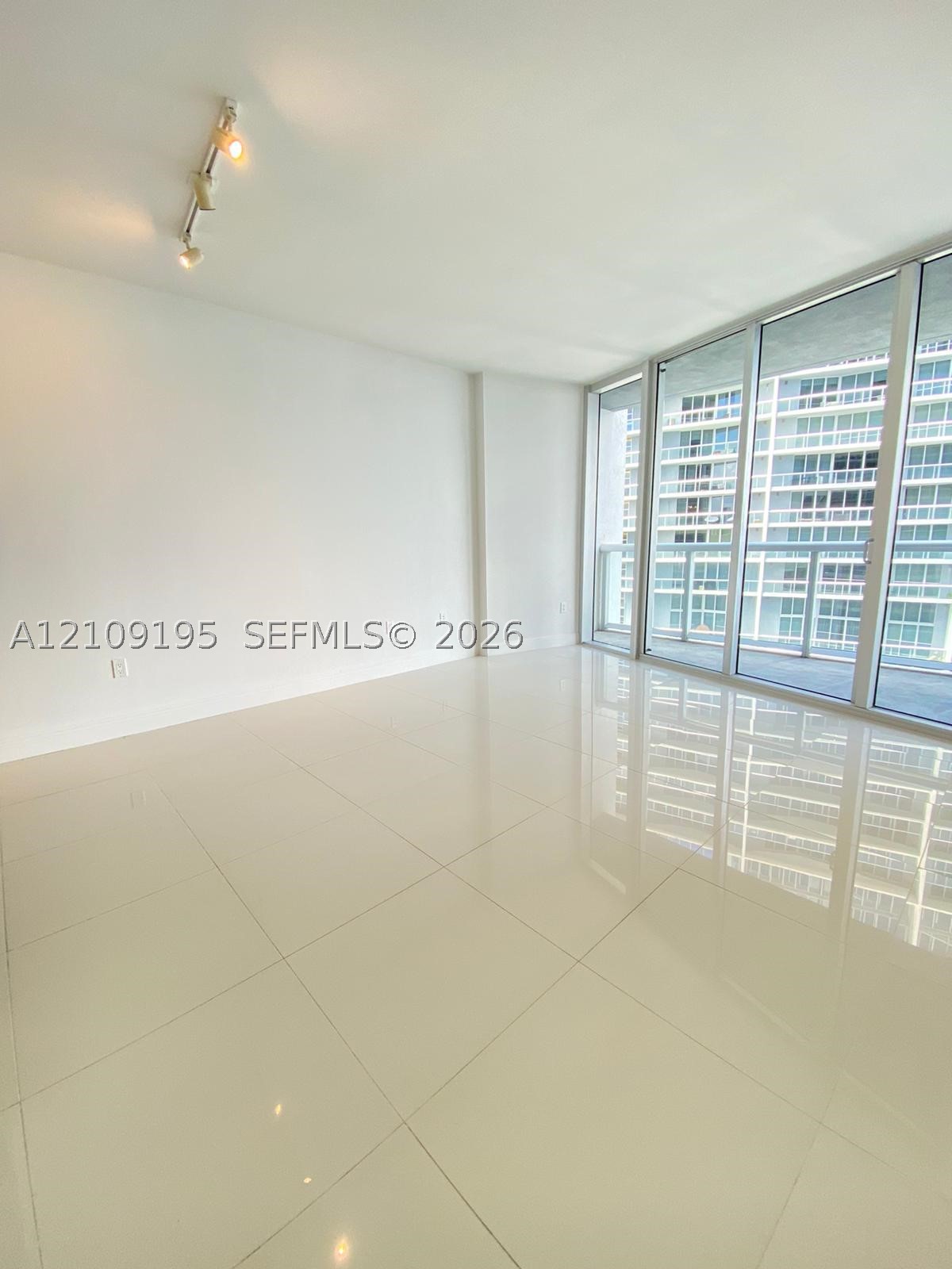 495 Brickell Ave #4408 Miami, FL 33131