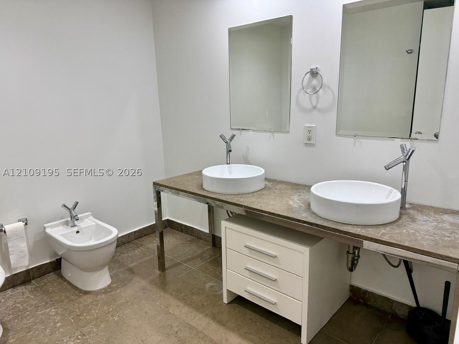 495 Brickell Ave #4408 Miami, FL 33131