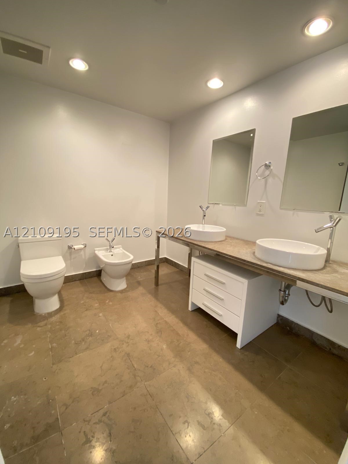 495 Brickell Ave #4408 Miami, FL 33131