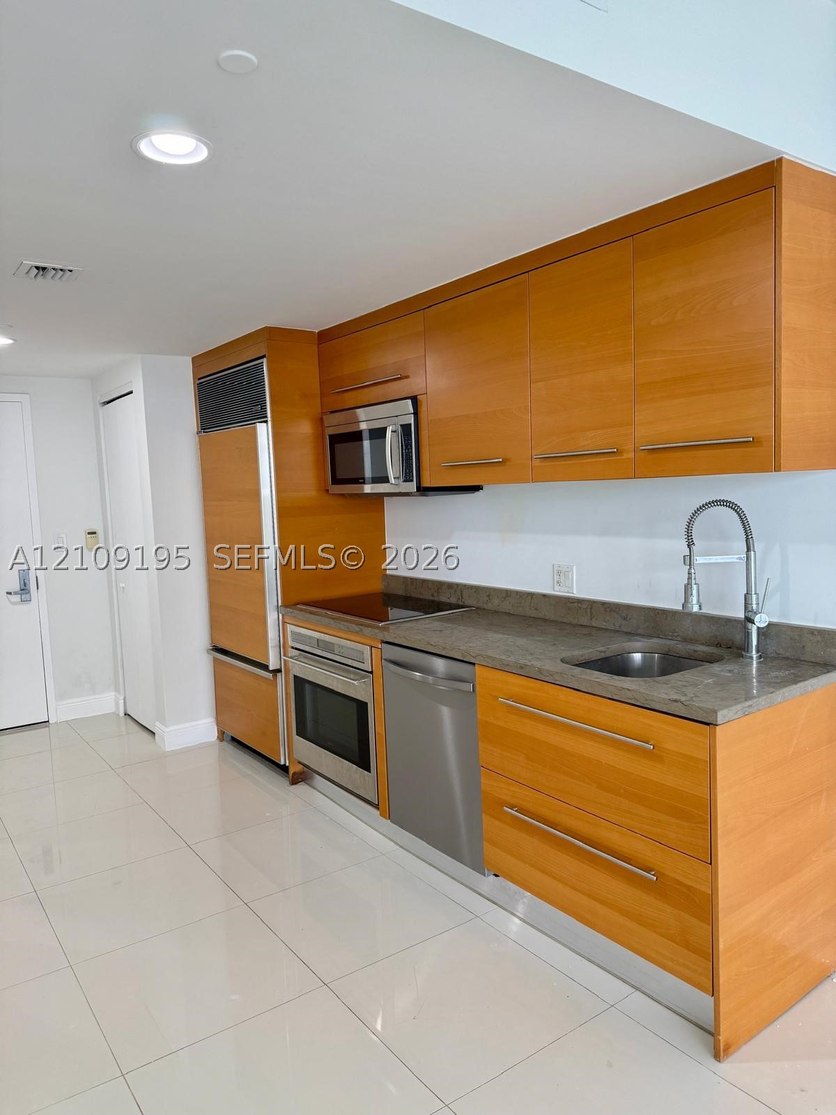495 Brickell Ave #4408 Miami, FL 33131