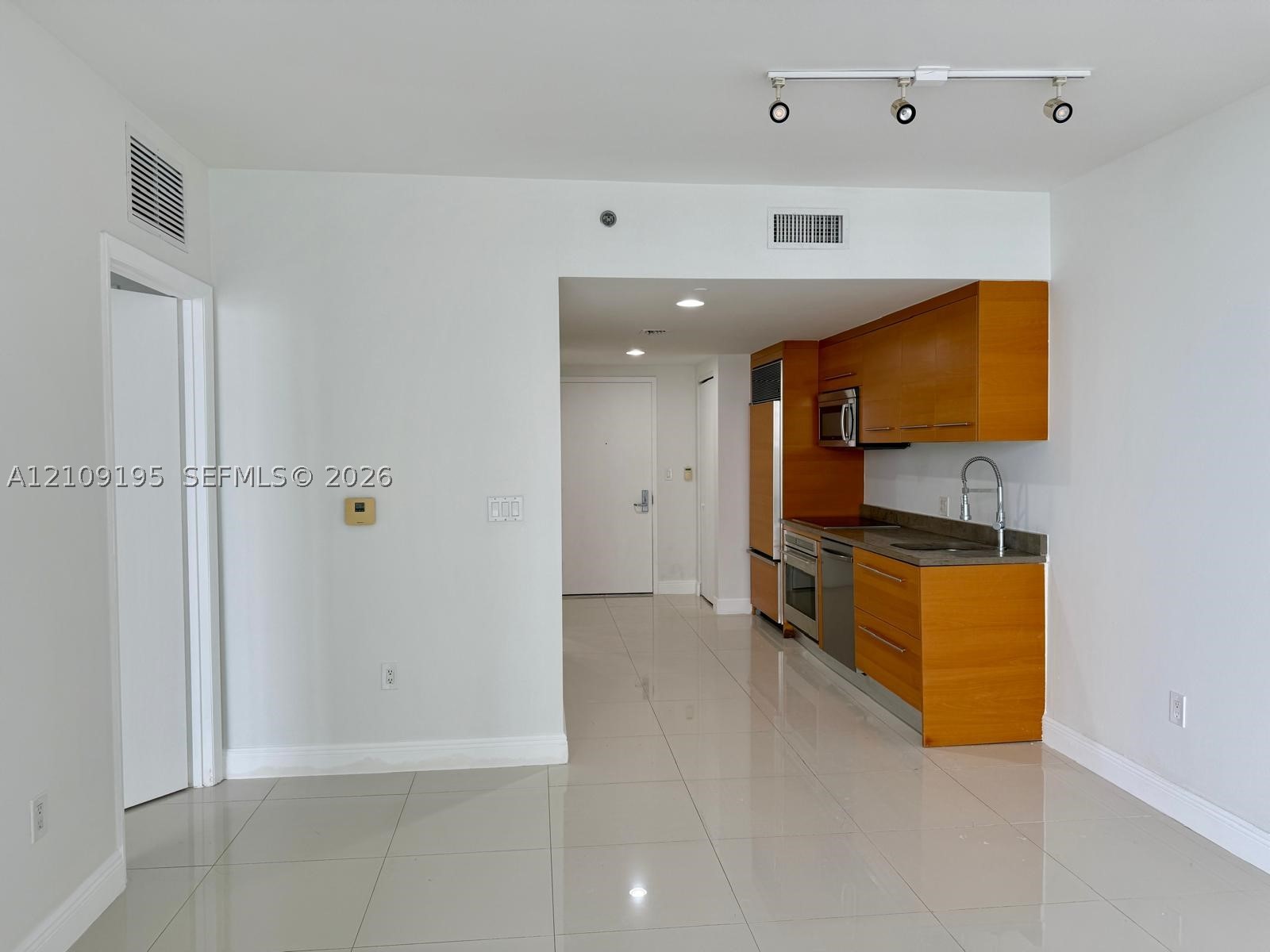 495 Brickell Ave #4408 Miami, FL 33131