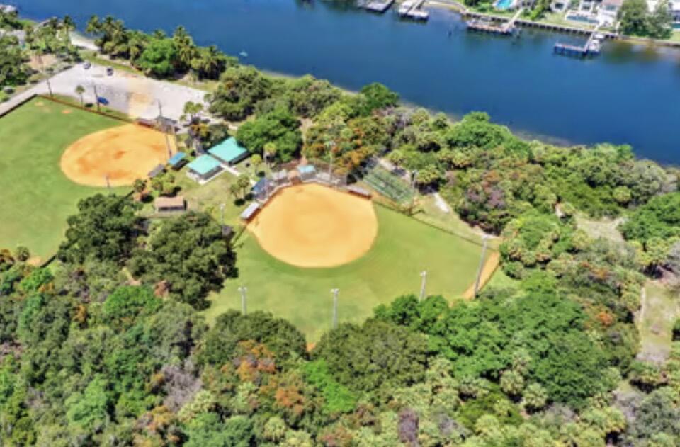 4415 River Pines Tequesta, FL 33469