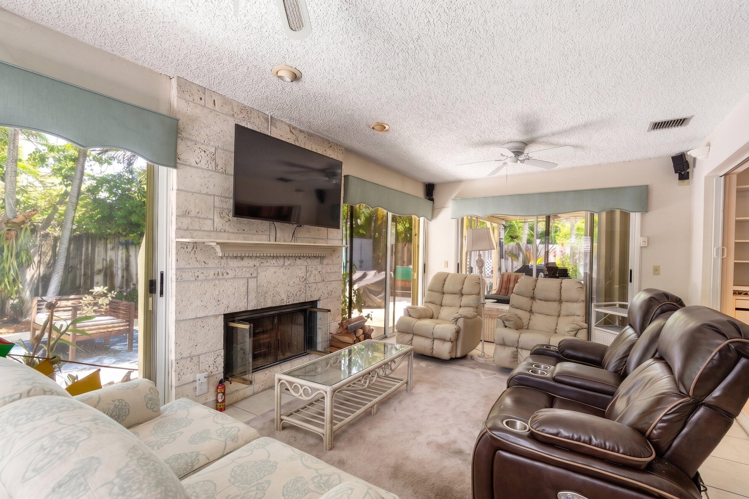 1166 Beach Singer Island, FL 33404