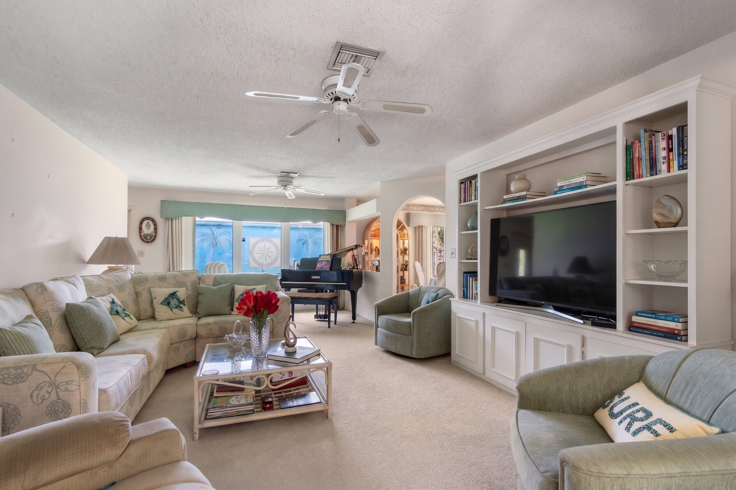 1166 Beach Singer Island, FL 33404
