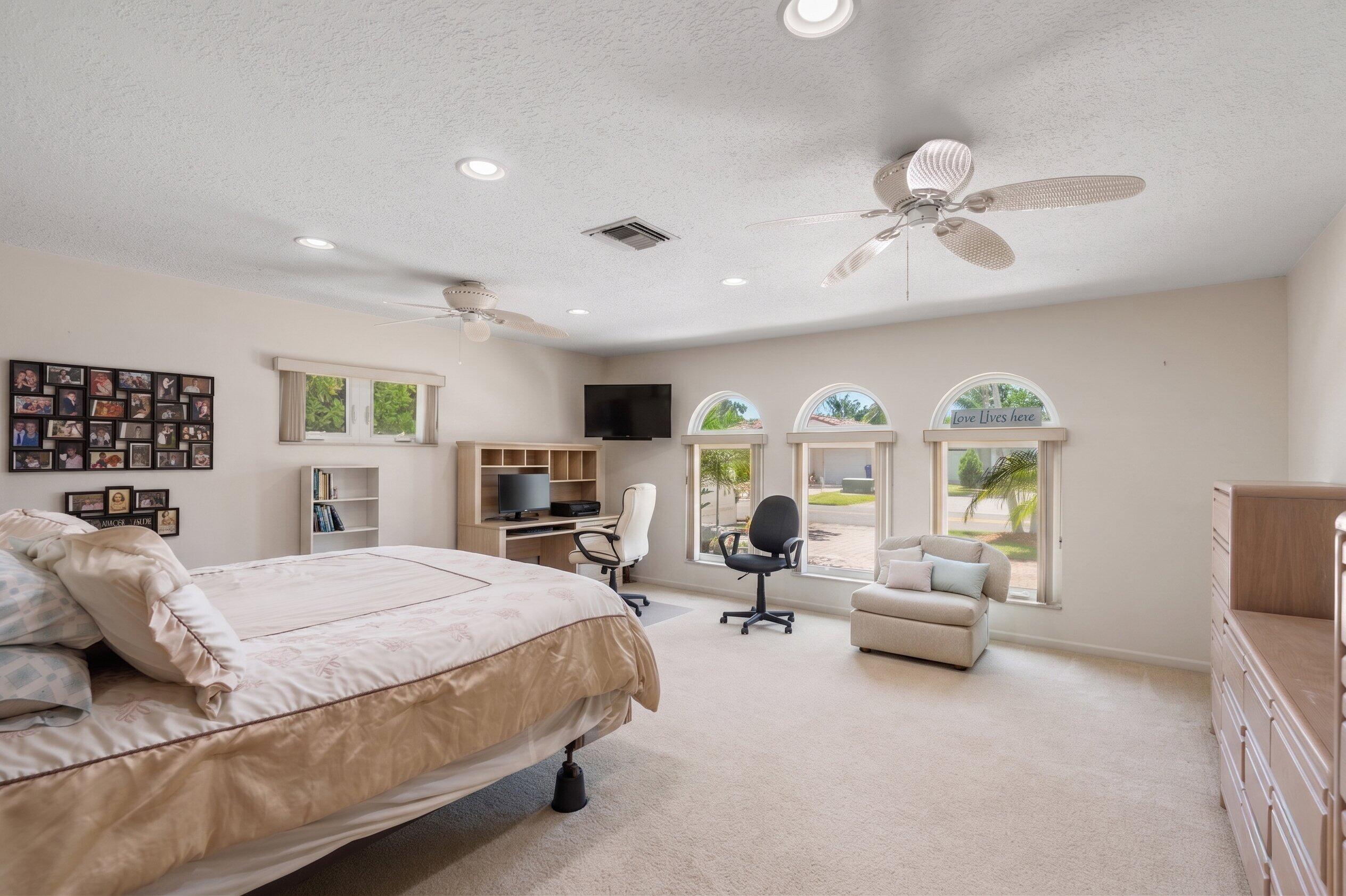 1166 Beach Singer Island, FL 33404