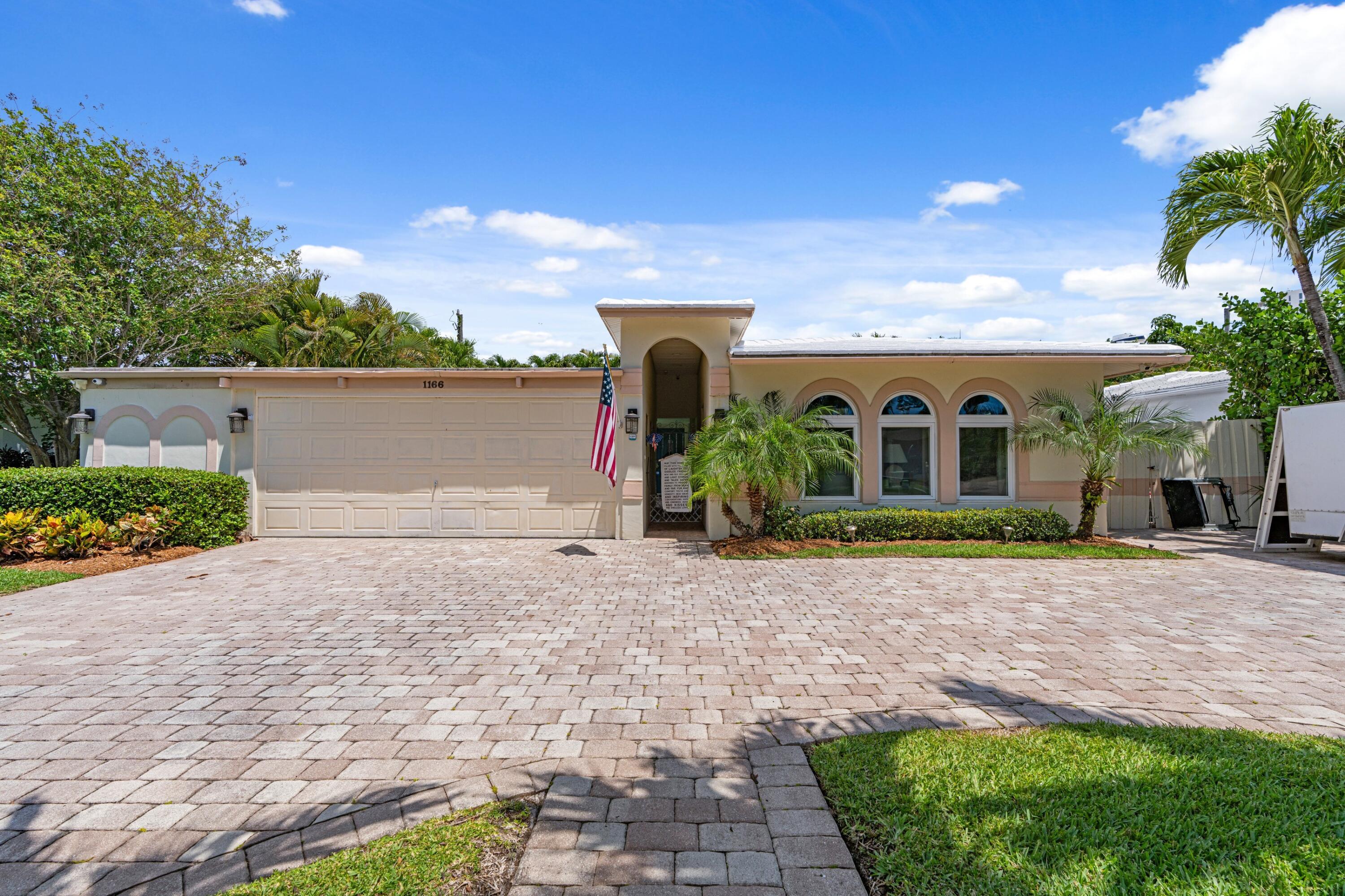 1166 Beach Singer Island, FL 33404